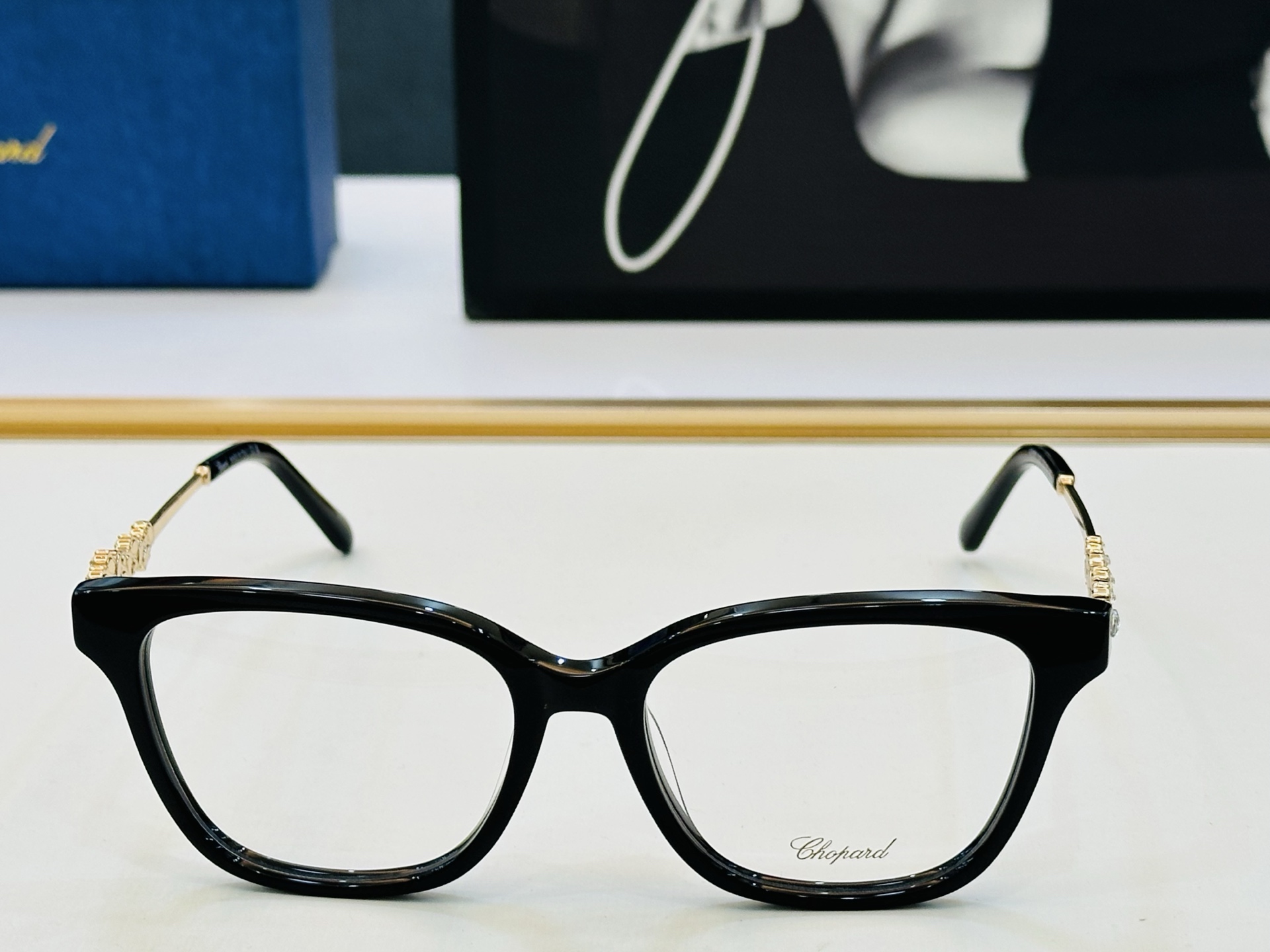 原版 ChoPard肖邦 MODEL: VCH361 Size：53口18-145 以现代时尚的设计风格