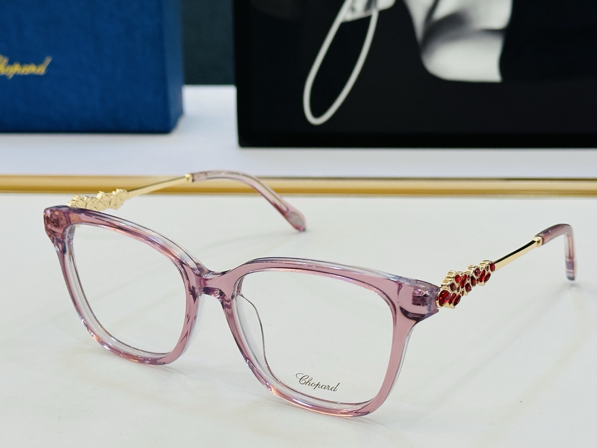 原版 ChoPard肖邦 MODEL: VCH361 Size：53口18-145 以现代时尚的设计风格