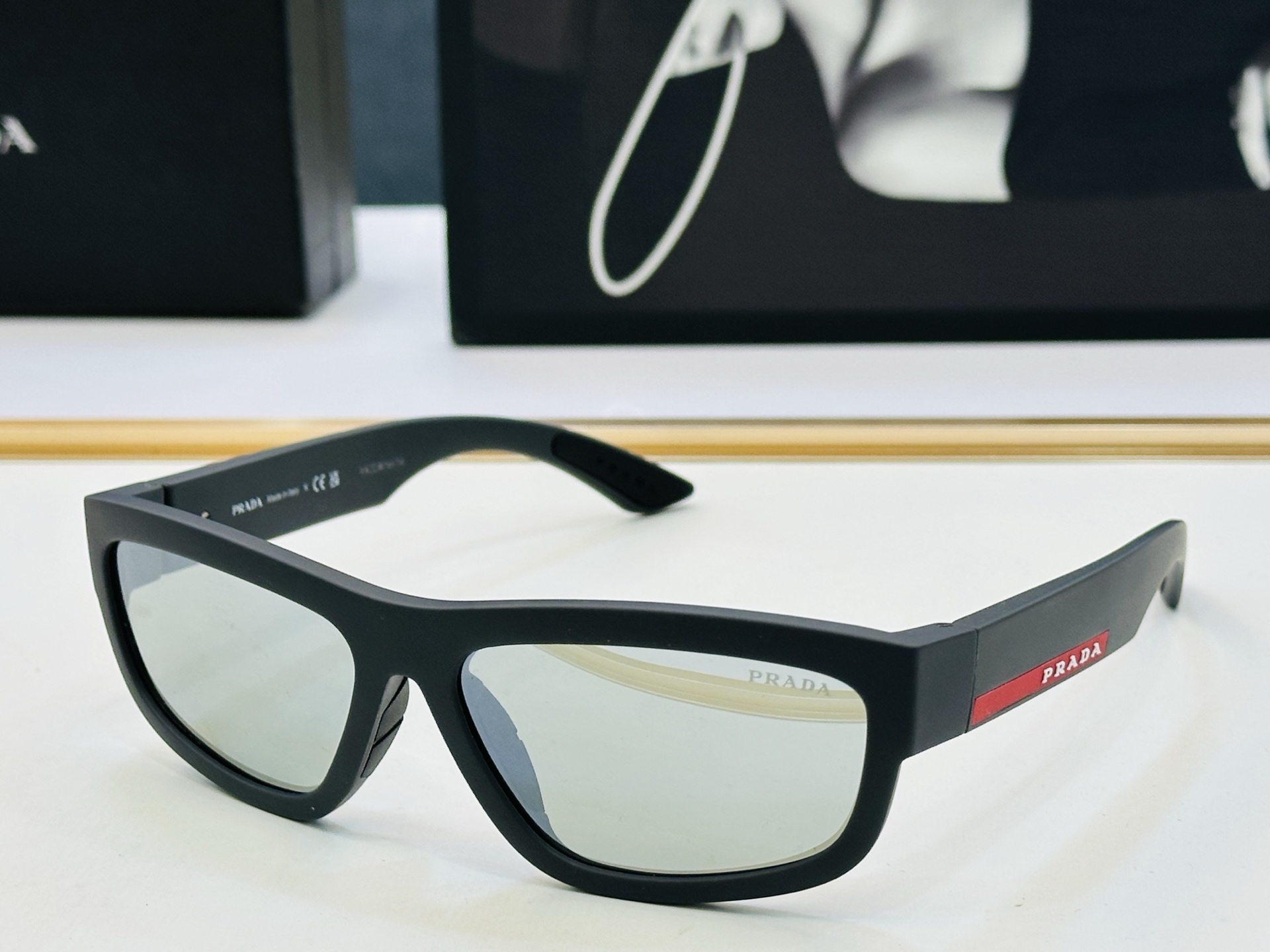 🔺PRAD*🔻普家 SPS05Z Size：59口16-140 眼镜系列堪称精湛制作 彰显独特个 W最新