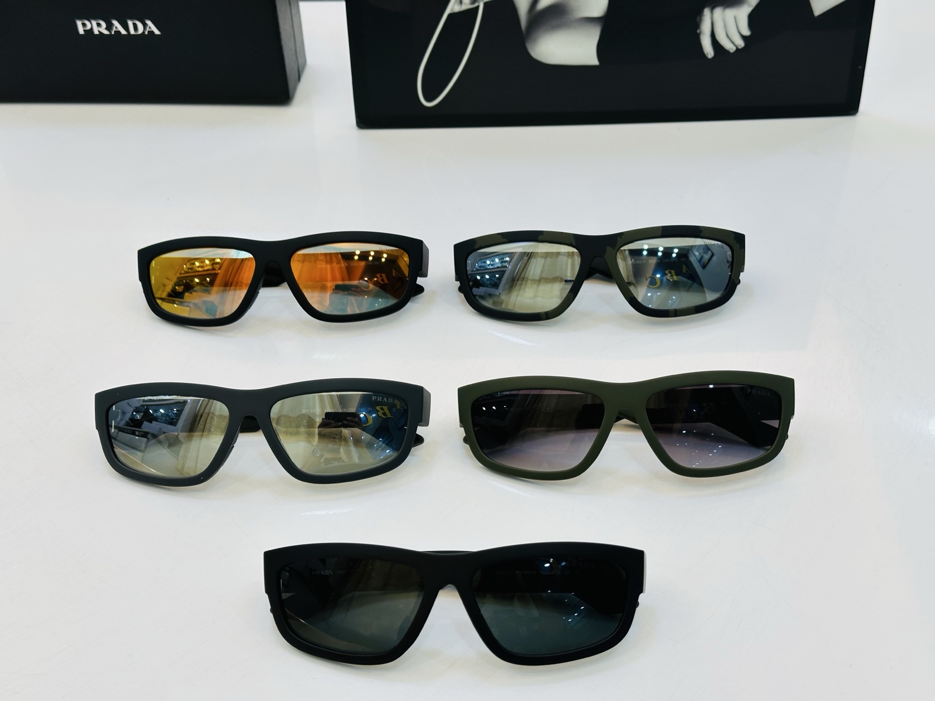 🔺PRAD*🔻普家 SPS05Z Size：59口16-140 眼镜系列堪称精湛制作 彰显独特个 W最新