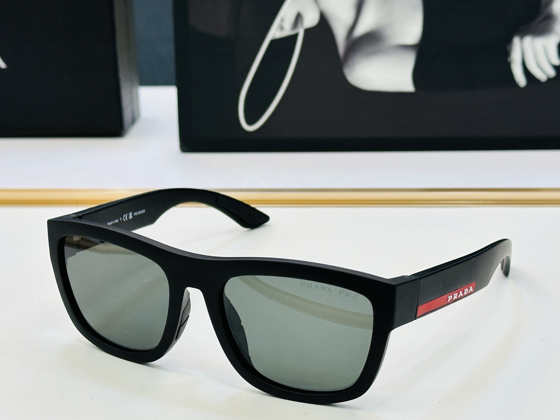 🔺PRAD*🔻普家 SPS 01Z Size：56口20-140 眼镜系列堪称精湛制作 彰显独特个 W最