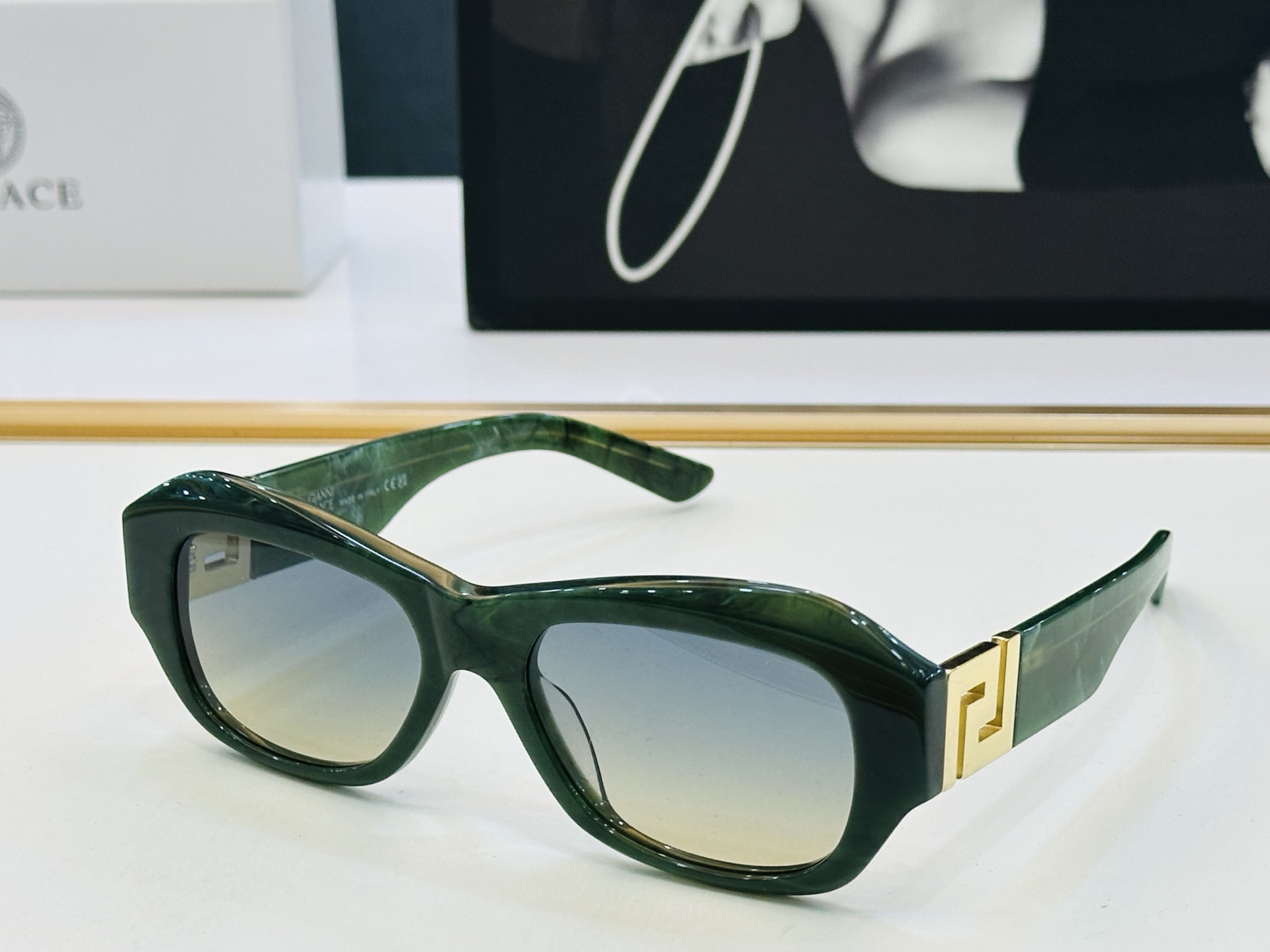 🎉🎉范思家 VERSACE✨✨✨MODEL：VET75 ✨✨✨SIZE：53口19-145 ✨L有范