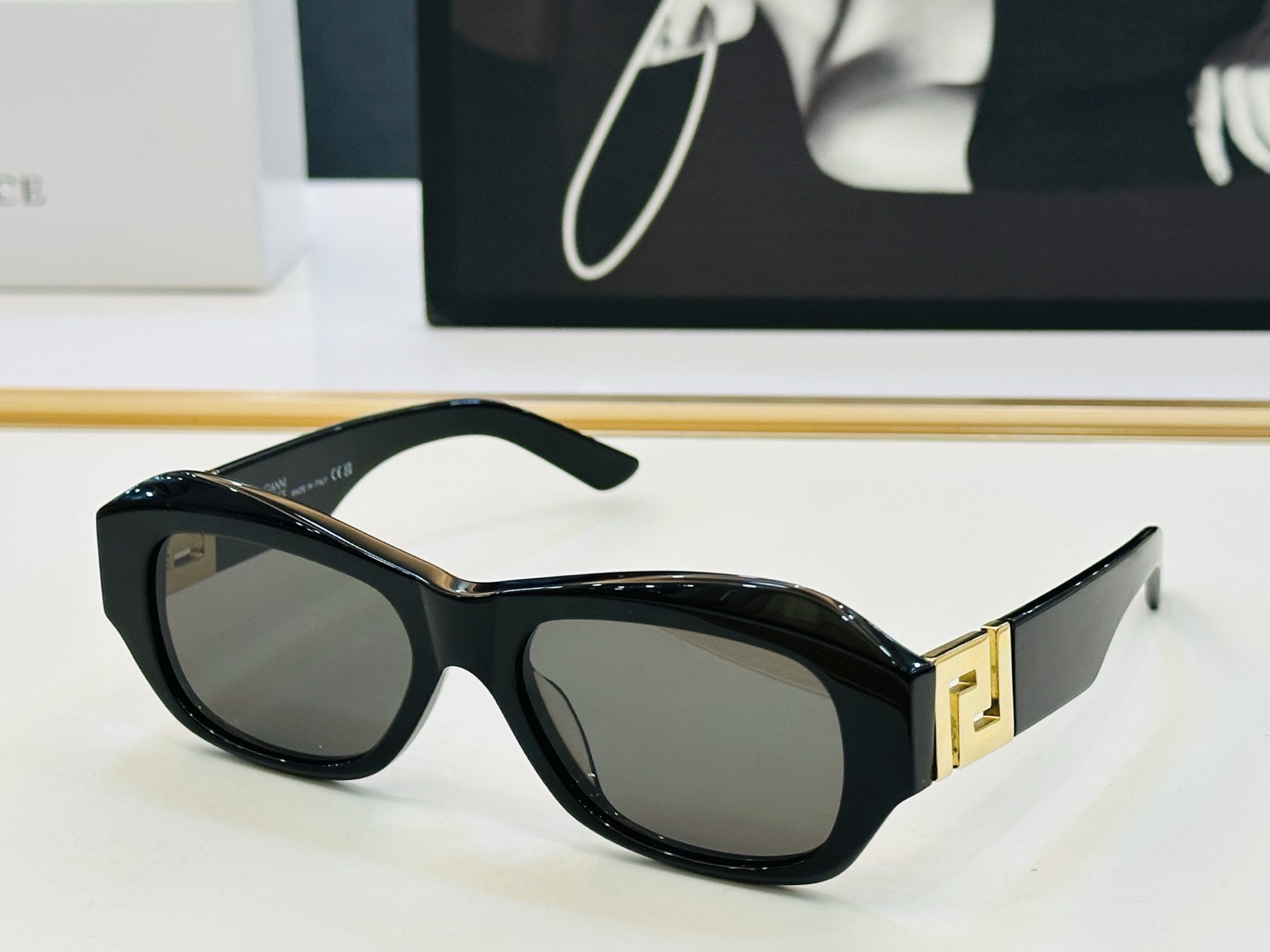 🎉🎉范思家 VERSACE✨✨✨MODEL：VET75 ✨✨✨SIZE：53口19-145 ✨L有范