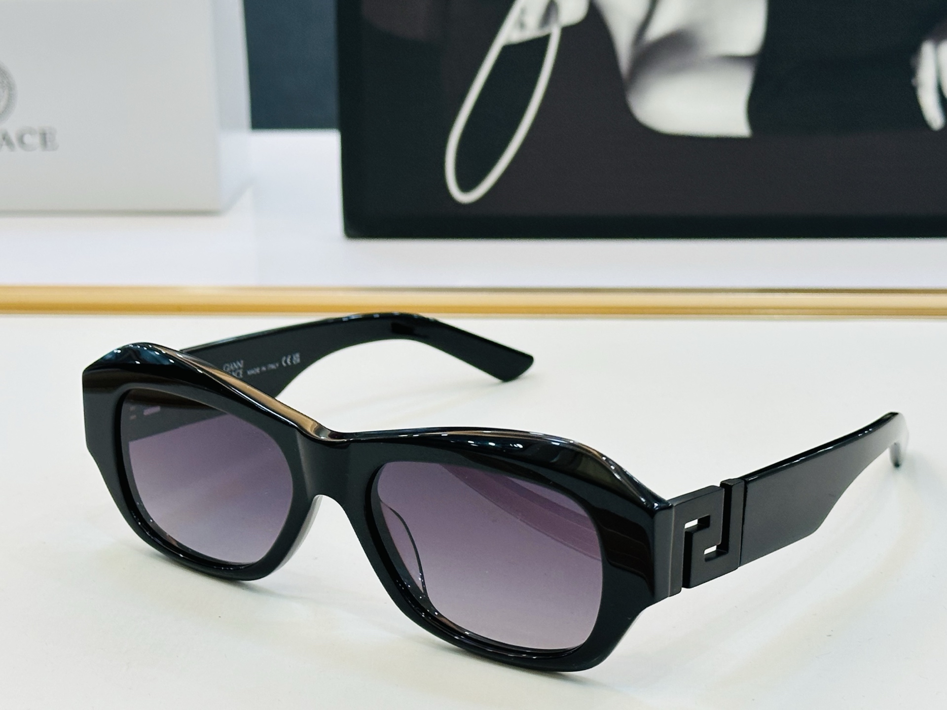 🎉🎉范思家 VERSACE✨✨✨MODEL：VET75 ✨✨✨SIZE：53口19-145 ✨L有范