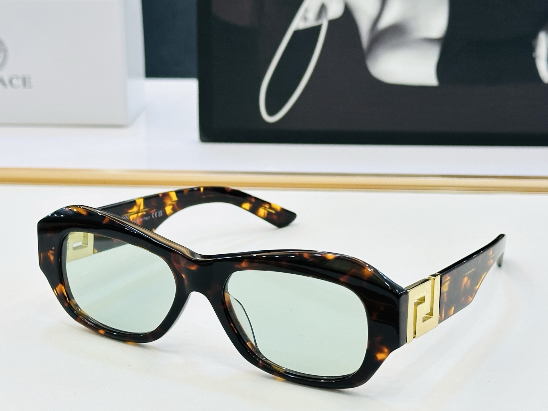 🎉🎉范思家 VERSACE✨✨✨MODEL：VET75 ✨✨✨SIZE：53口19-145 ✨L有范