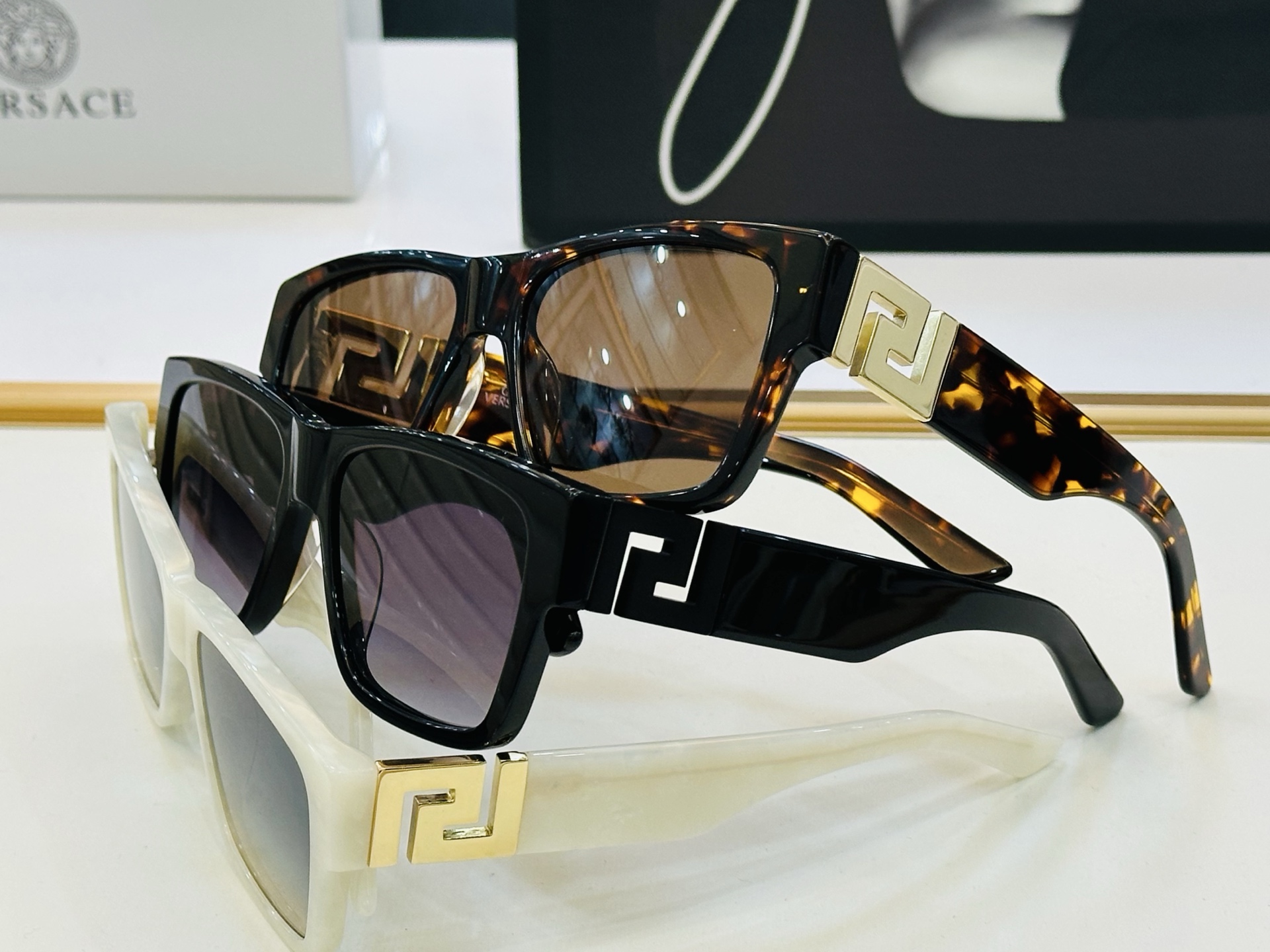 🎉🎉范思家 VERSACE✨✨✨MODEL：VE4296 ✨✨✨SIZE：55口18-145 ✨L有范