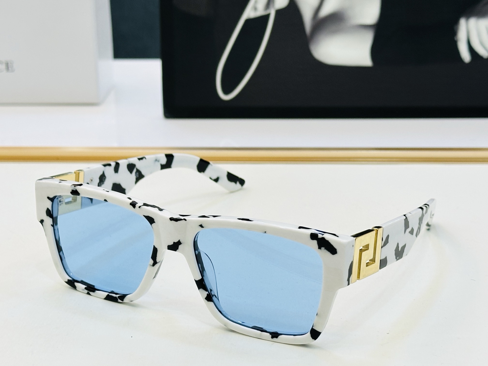 🎉🎉范思家 VERSACE✨✨✨MODEL：VE4296 ✨✨✨SIZE：55口18-145 ✨L有范