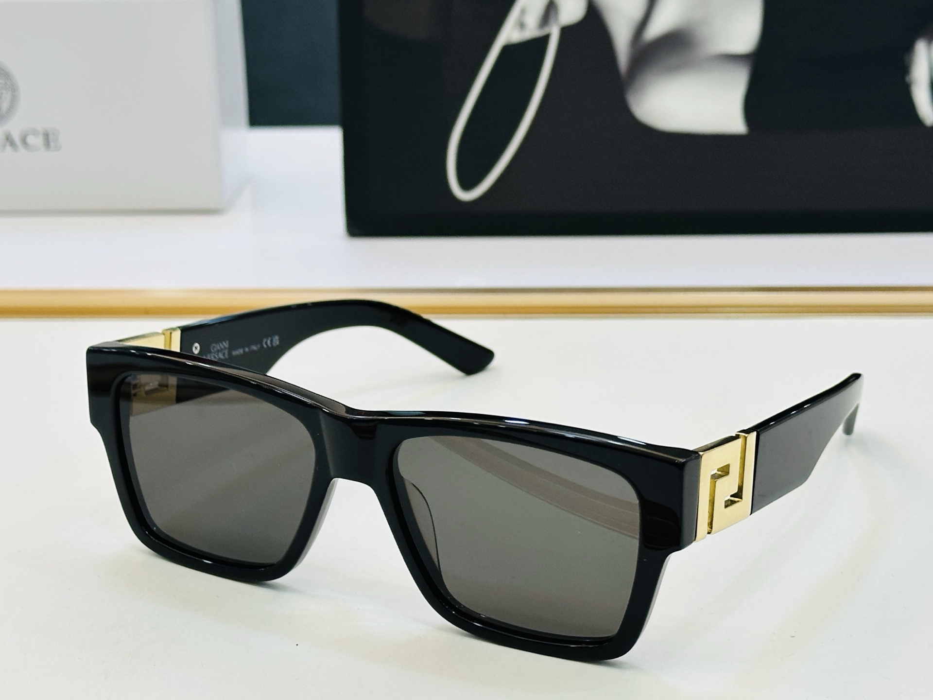 🎉🎉范思家 VERSACE✨✨✨MODEL：VE4296 ✨✨✨SIZE：55口18-145 ✨L有范