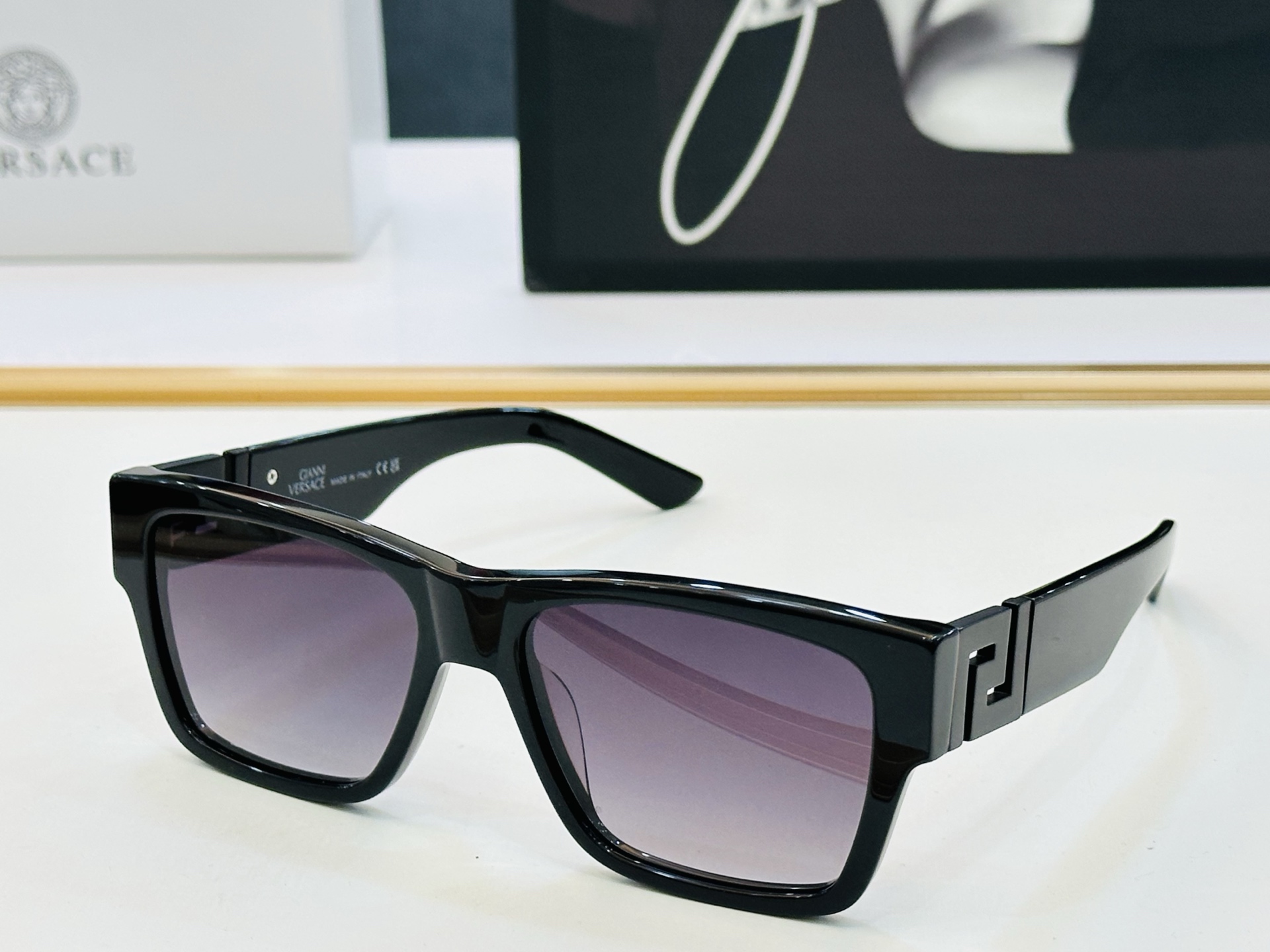 🎉🎉范思家 VERSACE✨✨✨MODEL：VE4296 ✨✨✨SIZE：55口18-145 ✨L有范