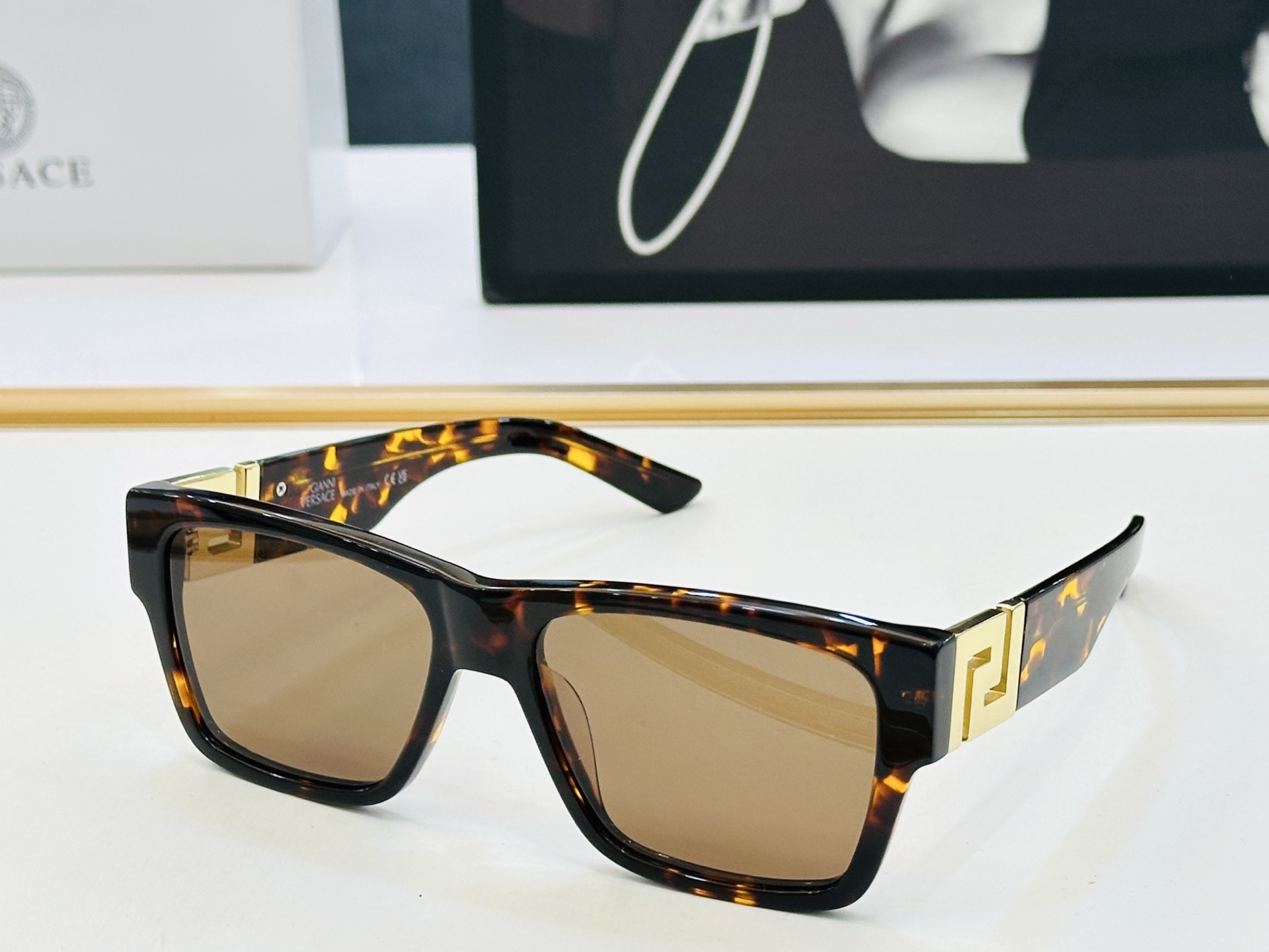 🎉🎉范思家 VERSACE✨✨✨MODEL：VE4296 ✨✨✨SIZE：55口18-145 ✨L有范