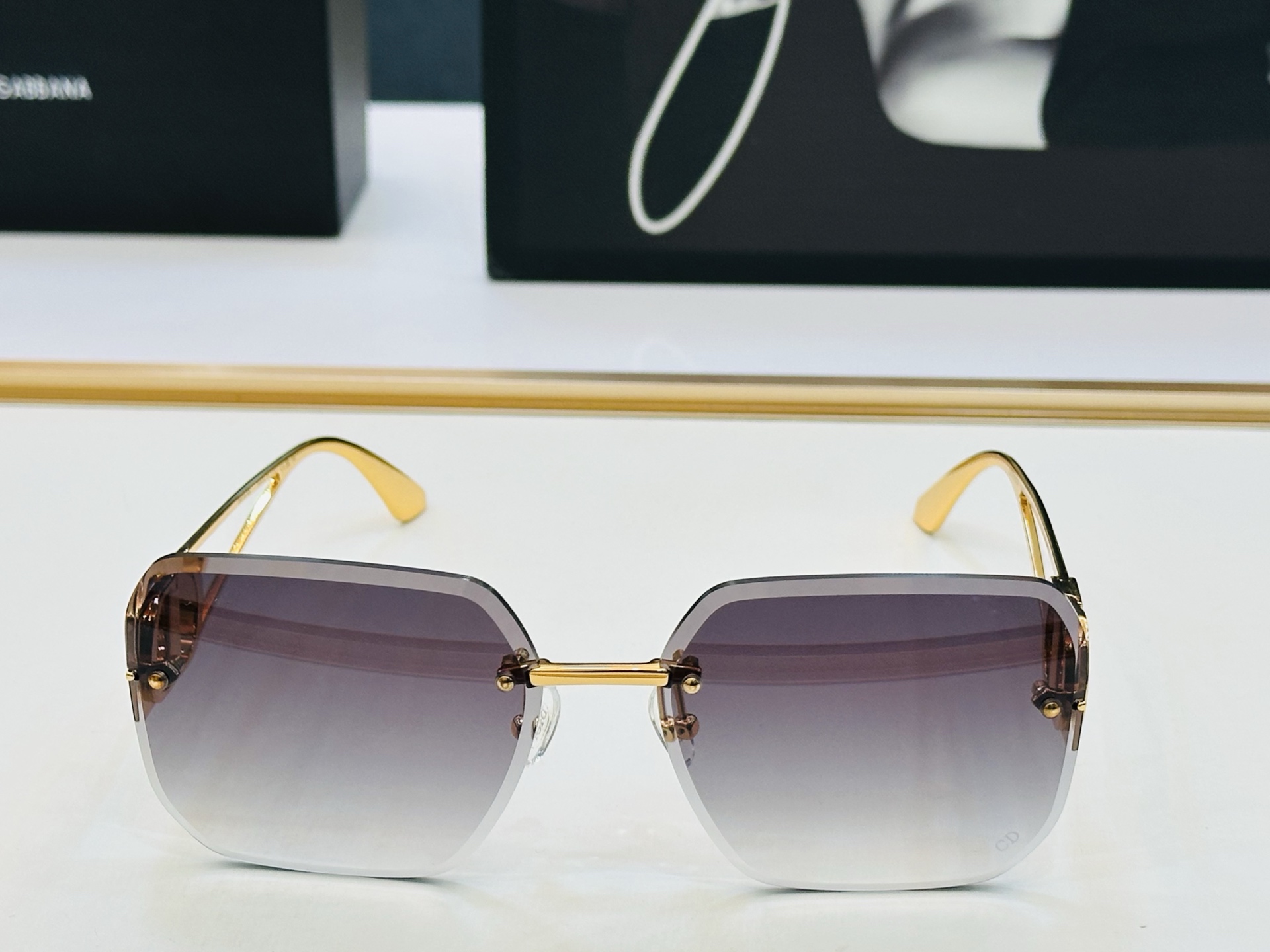 🔻🔻🔻DIO* 迪家 63UCR Size：63口17-138 春夏款墨镜 😎🔆。。搭配镜腿精致 bm官