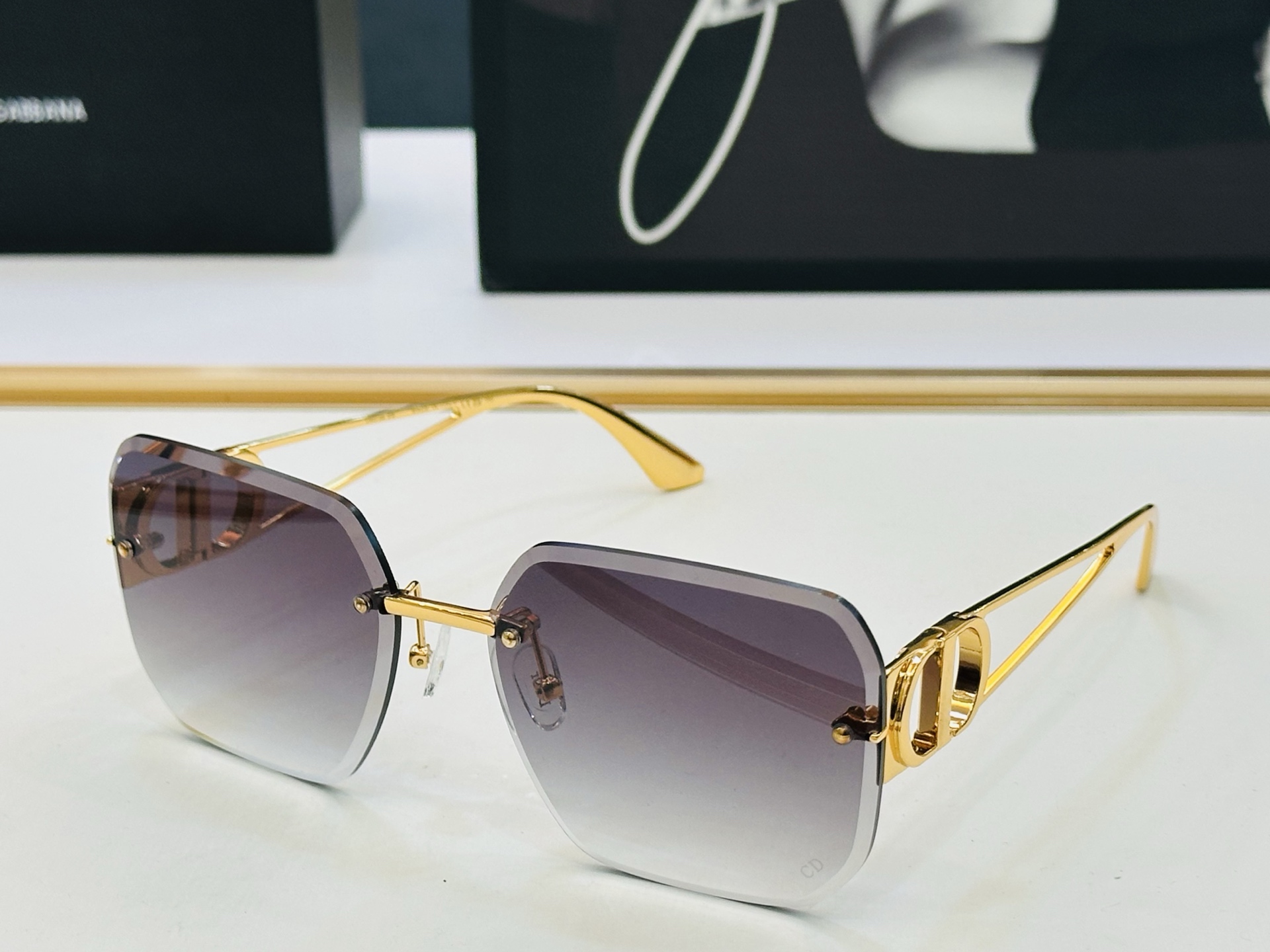 🔻🔻🔻DIO* 迪家 63UCR Size：63口17-138 春夏款墨镜 😎🔆。。搭配镜腿精致 bm官