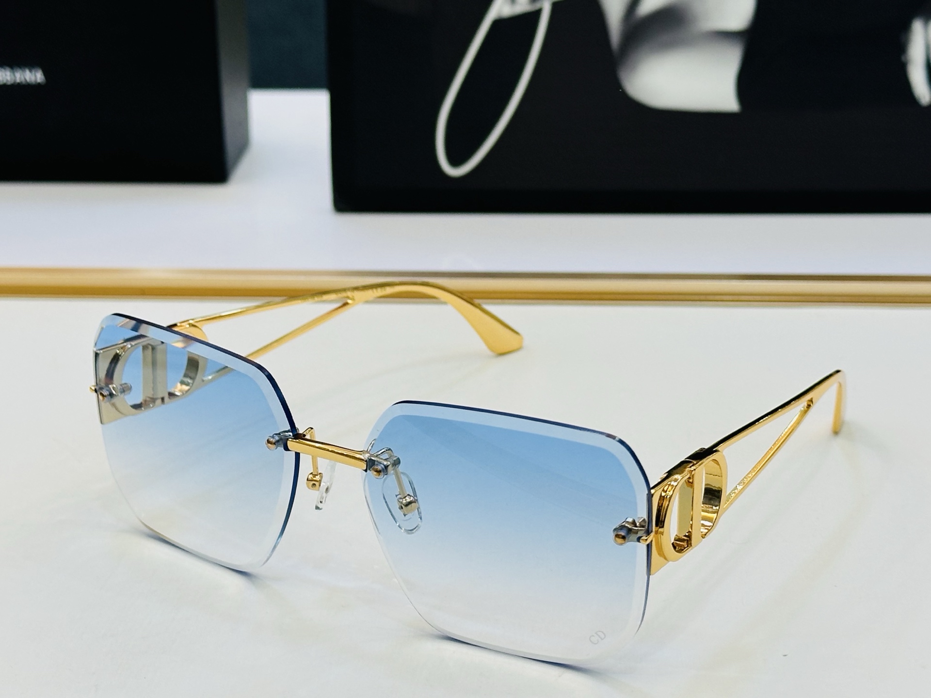 🔻🔻🔻DIO* 迪家 63UCR Size：63口17-138 春夏款墨镜 😎🔆。。搭配镜腿精致 bm官