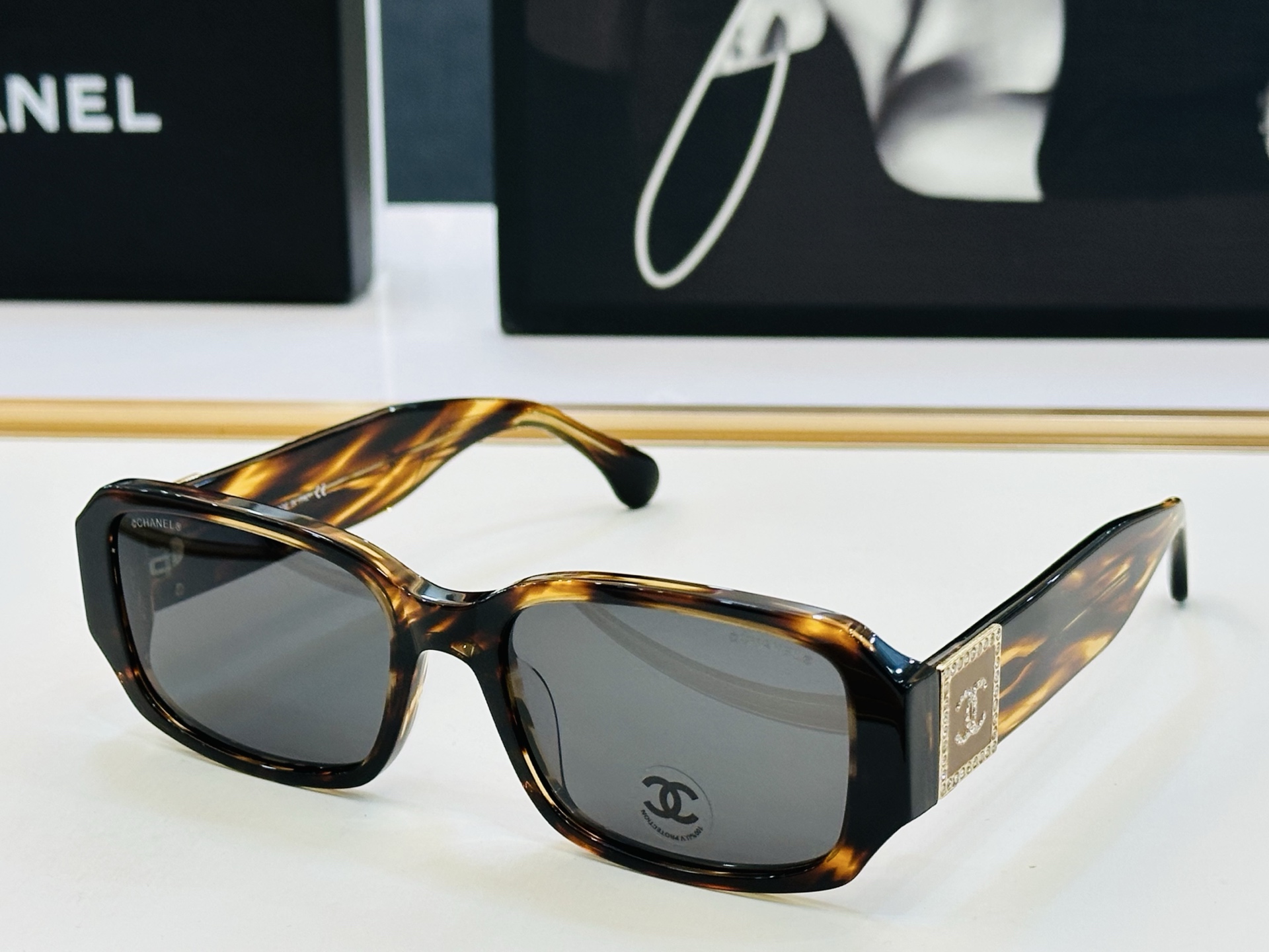 CHANE*香家 CH4366 SIZE：57口19-140 潮流爆款 太阳镜 😍😍高品质 佩戴舒适 F