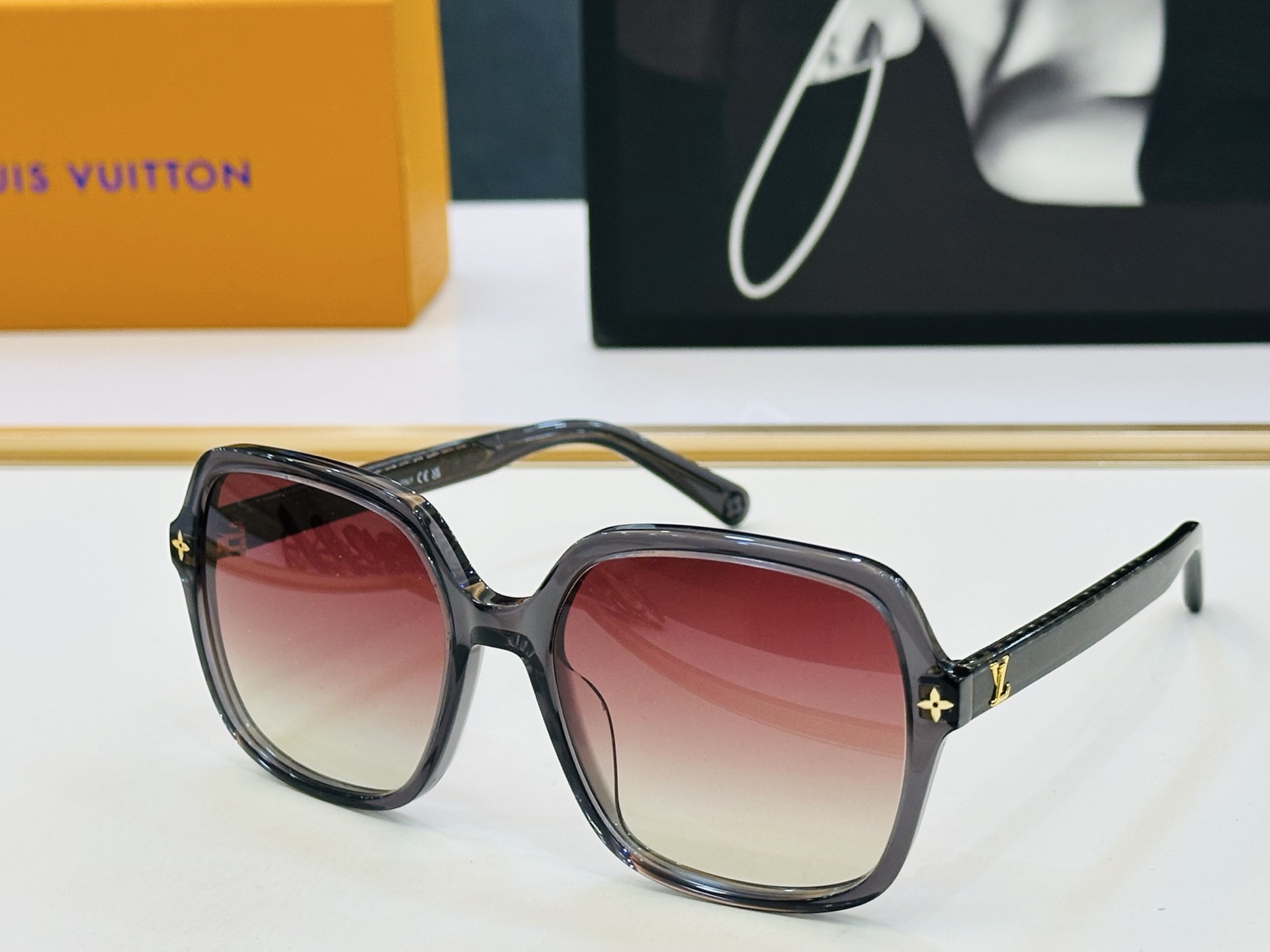 路易家 🎩Z3044E Size：56口16-145 充满活力的 展现独特个性🌟展现大气的你 F高品质 