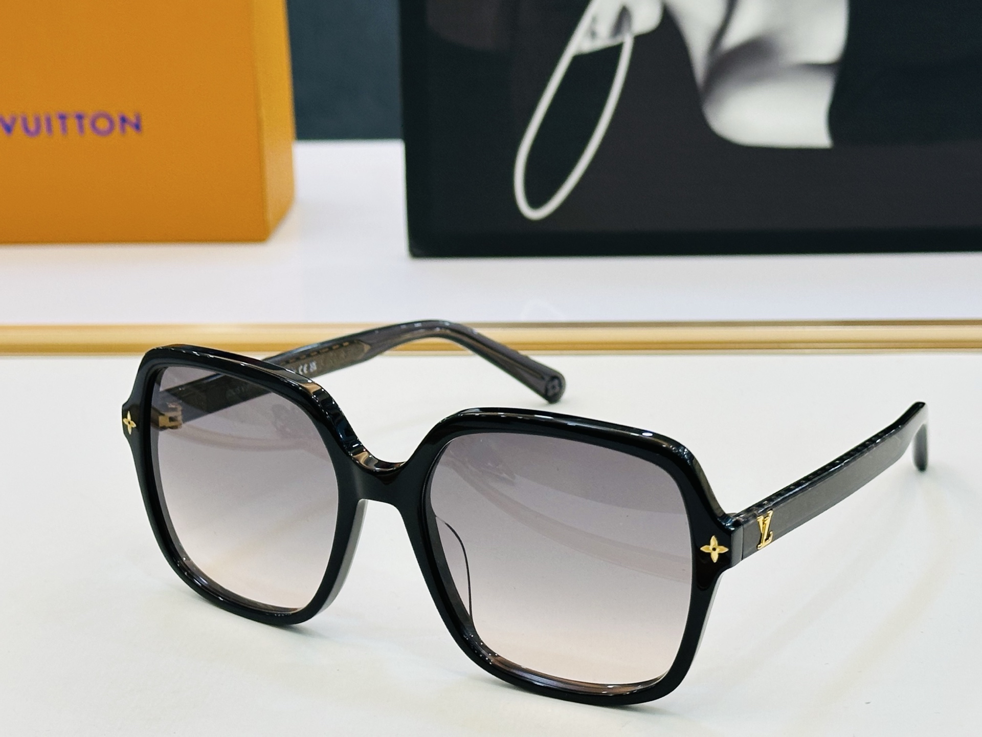 路易家 🎩Z3044E Size：56口16-145 充满活力的 展现独特个性🌟展现大气的你 F高品质 