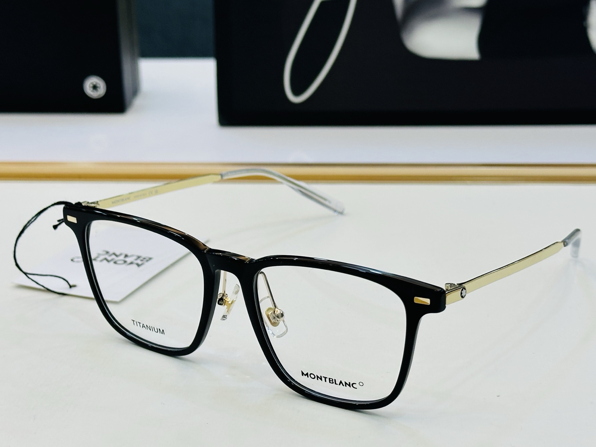 官网新品 MONTBLANC 万宝龙 MB0395 Size：52口18-145 做工精良 👍👍W 完美