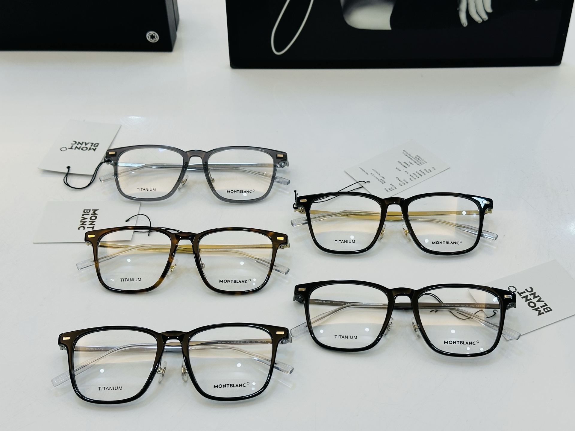 官网新品 MONTBLANC 万宝龙 MB0395 Size：52口18-145 做工精良 👍👍W 完美