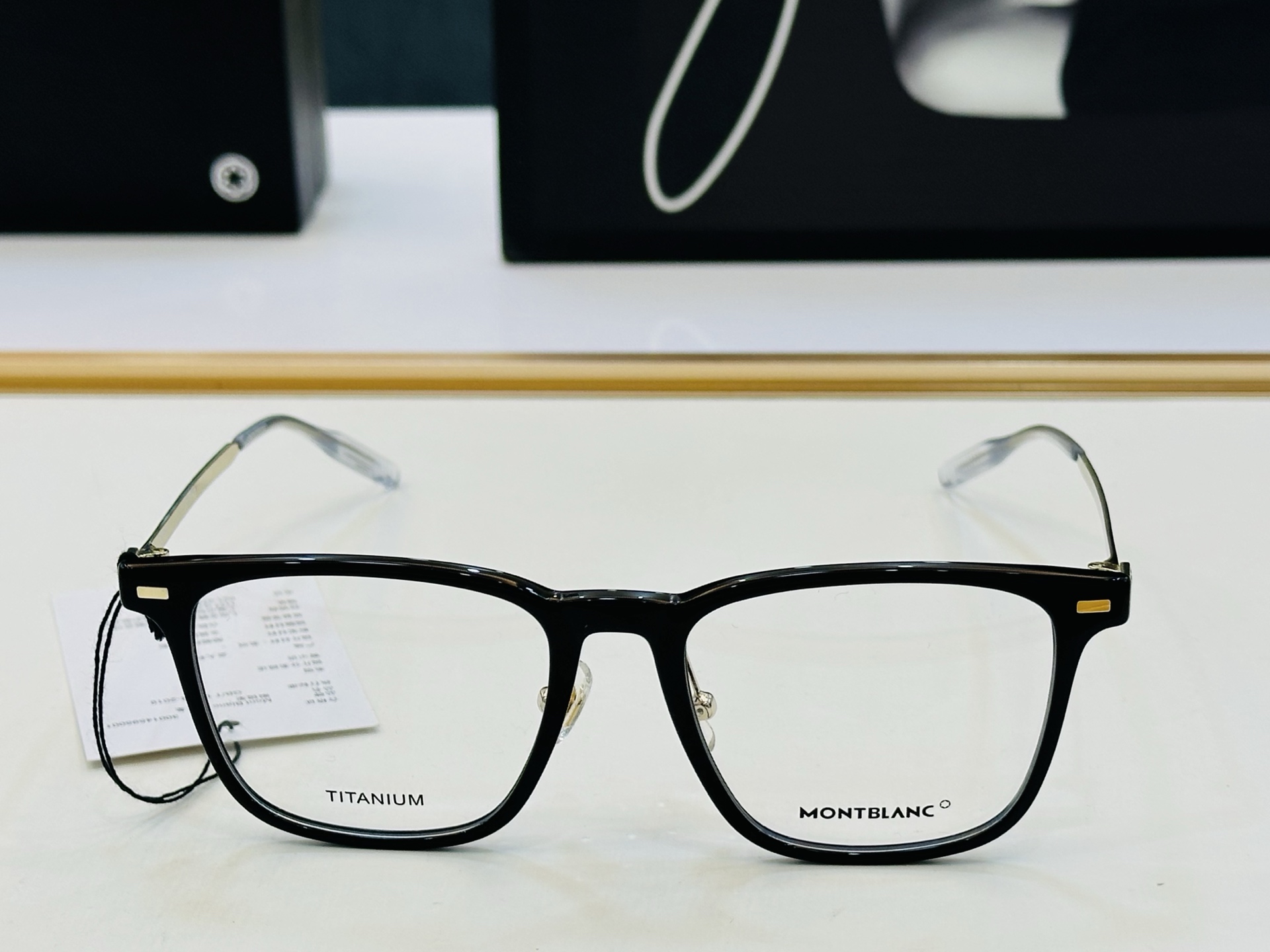 官网新品 MONTBLANC 万宝龙 MB0395 Size：52口18-145 做工精良 👍👍W 完美