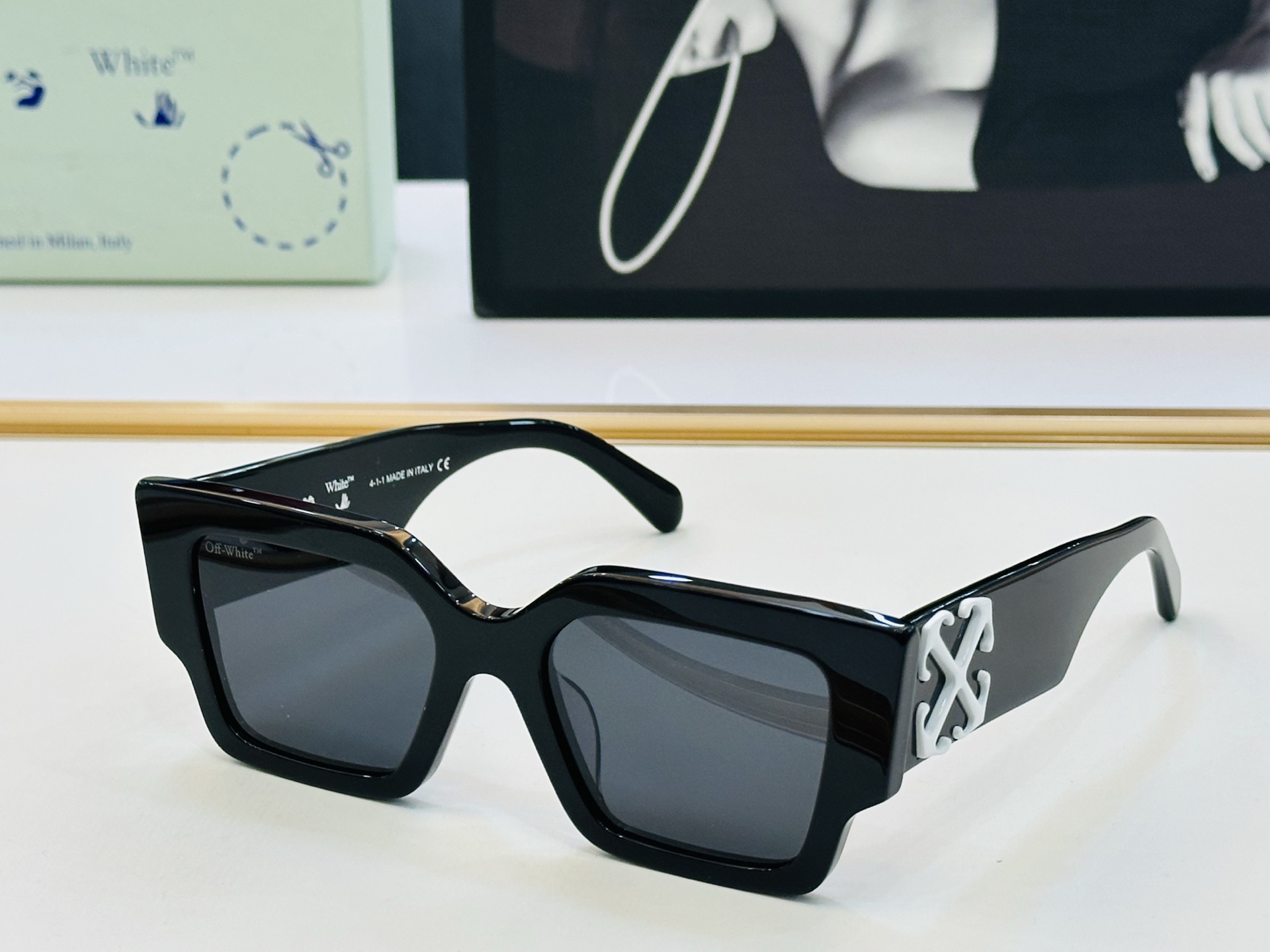 官网款 OFF WHITE MODEL:OERI128 SIZE: 55口20-145 时尚太阳镜 J潮