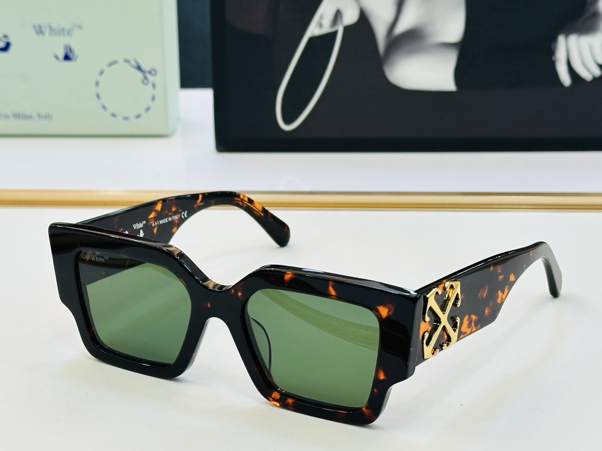 官网款 OFF WHITE MODEL:OERI128 SIZE: 55口20-145 时尚太阳镜 J潮