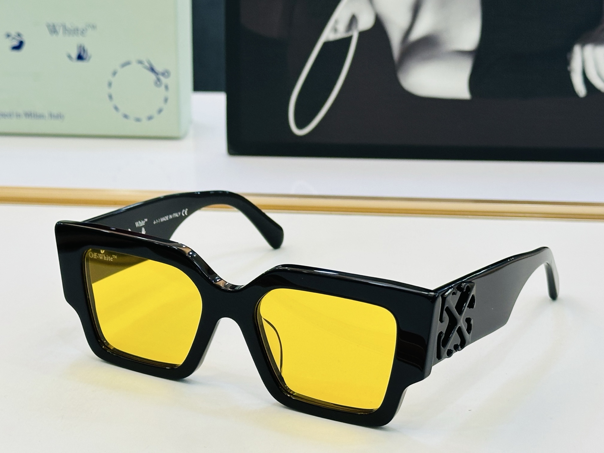 官网款 OFF WHITE MODEL:OERI128 SIZE: 55口20-145 时尚太阳镜 J潮