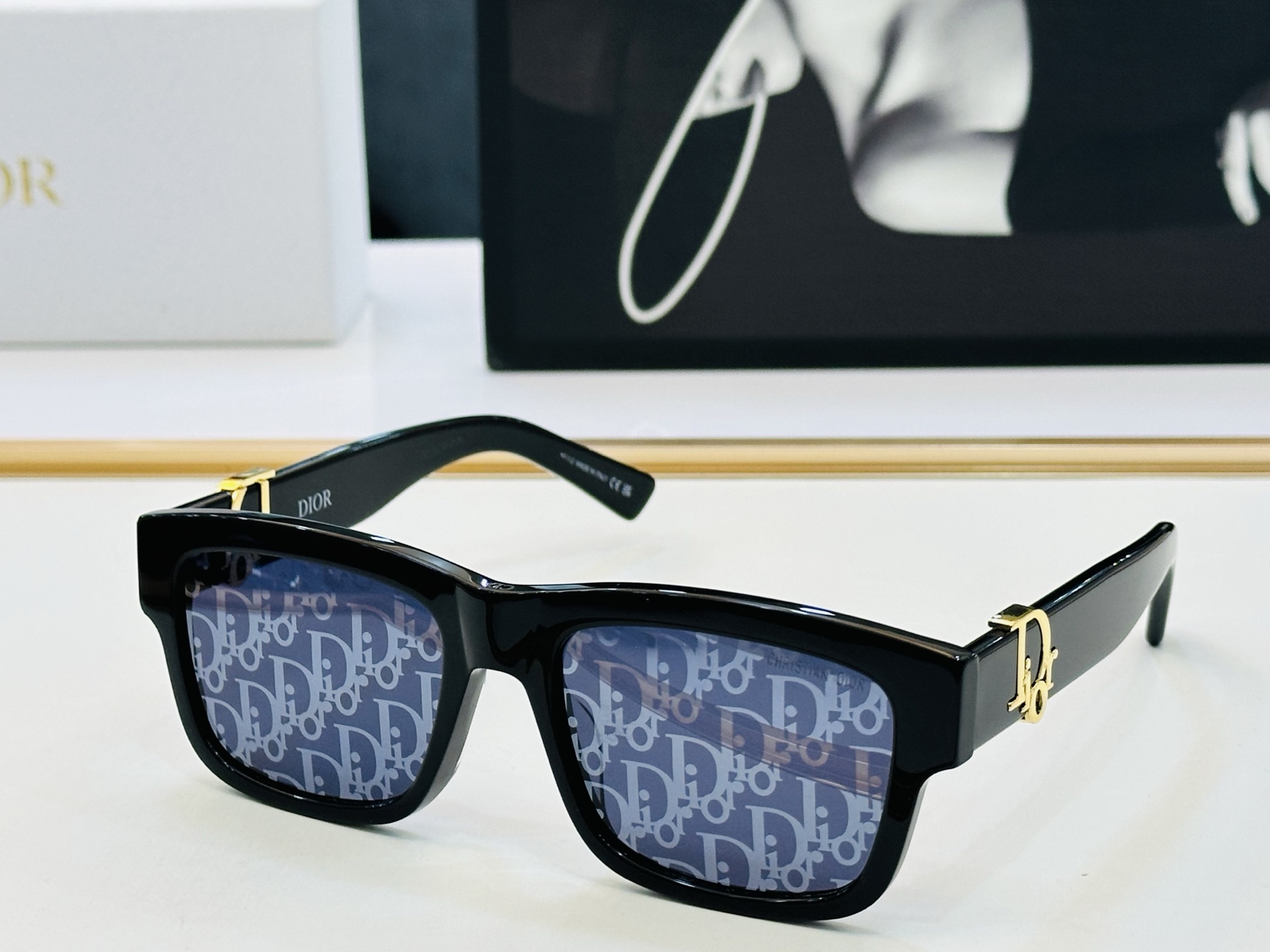 🔻🔻🔻DIO* CDICon S3F 迪家 Size：55口19-145 😎🔆。。搭配镜腿精致配饰 Zm