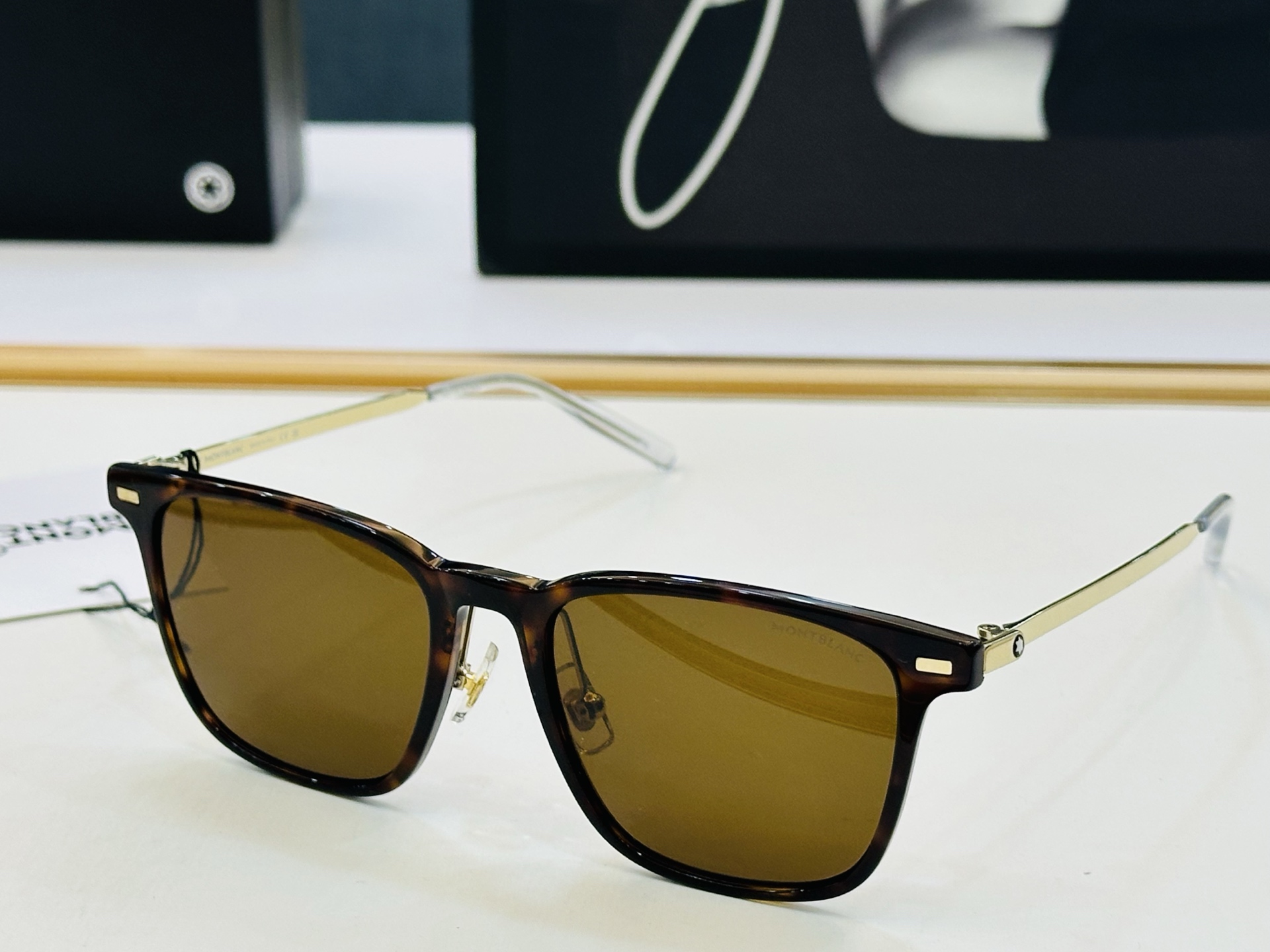 官网新品 MONTBLANC 万宝龙 MB0395 Size：52口18-145 做工精良 👍👍W 完美