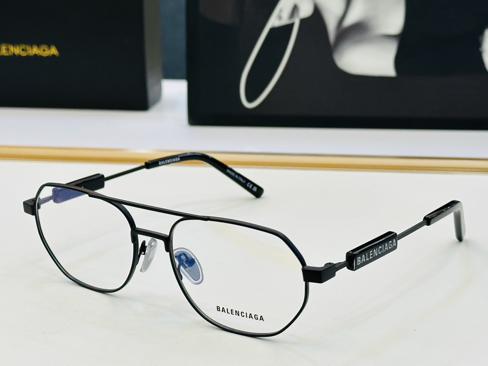 NO:727848,BALENCIAGA Balenciaga's latest special design BB01170 Size: 57 mouth 18-145 B high quality glasses, sunglasses, sunglasses, glasses, balenciaga, balenciaga19860909BALENCIAGA巴黎世家 最新 版型很特别的设计 BB01170 Size: 57口18-145 B品质高超 眼镜墨镜太阳镜,眼镜,balenciaga,balenciaga,glasses