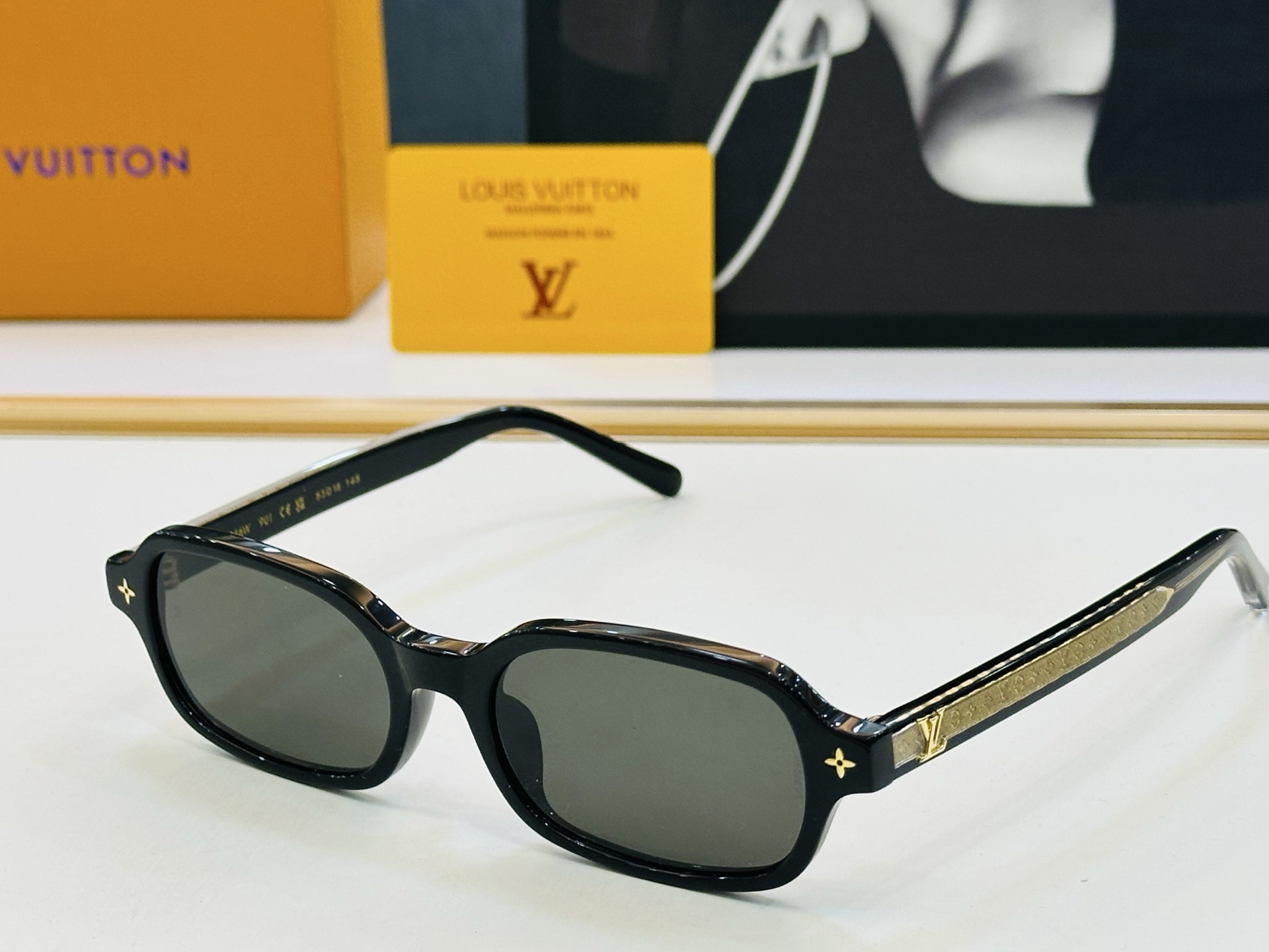NO:727767,Louis Vuitton Z3046W Size 53 mouth 18-145 Vibrant, show your unique personality and show your grandeur B High quality glasses, sunglasses, sunglasses, glasses, louis vuitton19860909路易家 Z3046W Size53口18-145 充满活力的 展现独特个性展现大气的你 B高品质 眼镜墨镜太阳镜,眼镜,louis vuitton,glasses