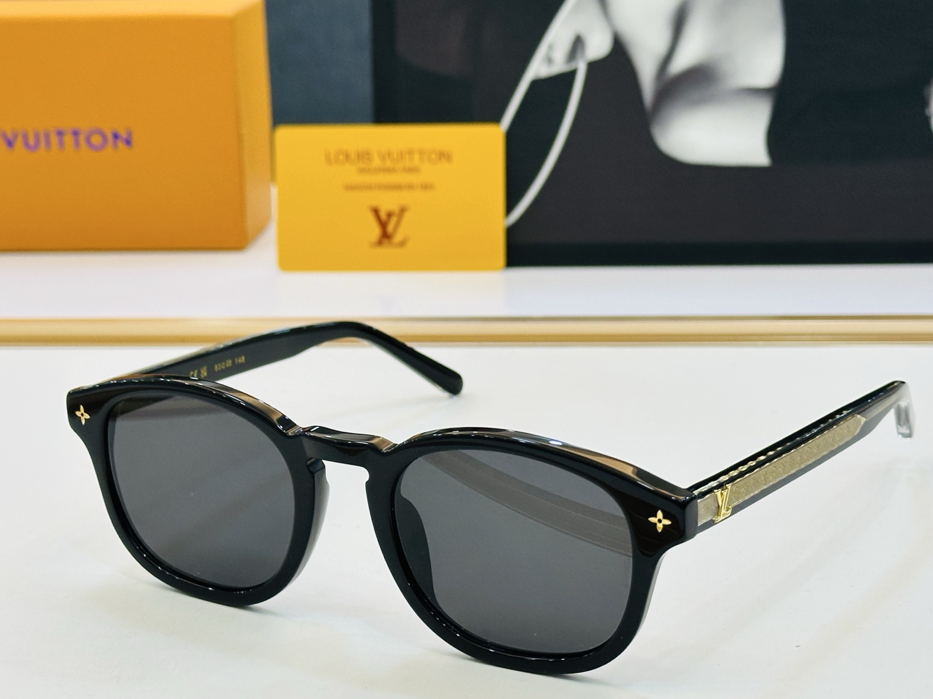 NO:727776,Louis Vuitton Z2811W Size 53 Mouth 23-145 Vibrant Show your unique personality and your grandeur B High-quality glasses, sunglasses, sunglasses, glasses, louis vuitton19860909路易家 Z2811W Size53口23-145 充满活力的 展现独特个性展现大气的你 B高品质 眼镜墨镜太阳镜,眼镜,louis vuitton,glasses
