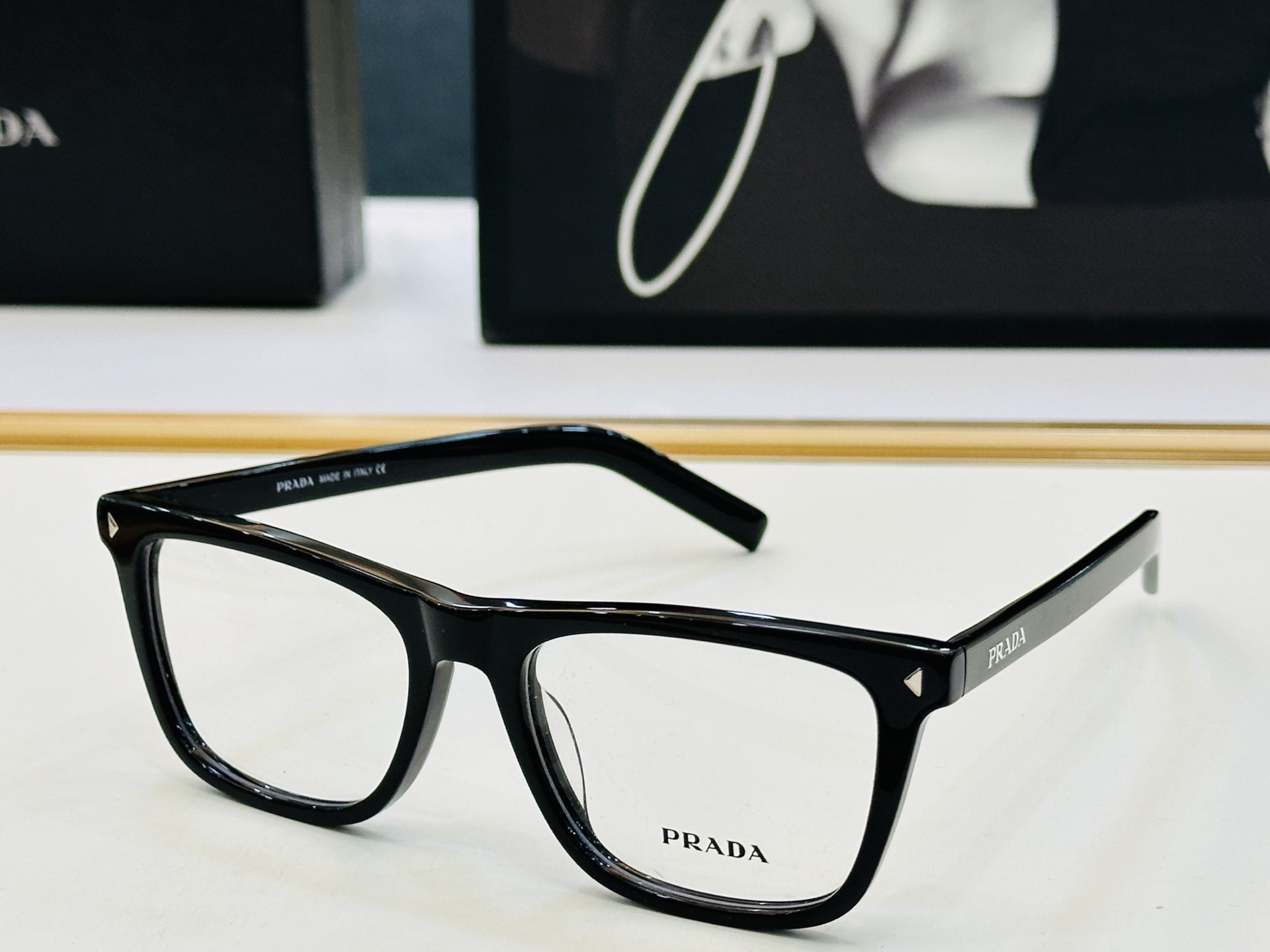🔺PRAD*🔻普家 PR B18V Size：54口18-145 眼镜系列堪称精湛制作 彰显独特个 L最
