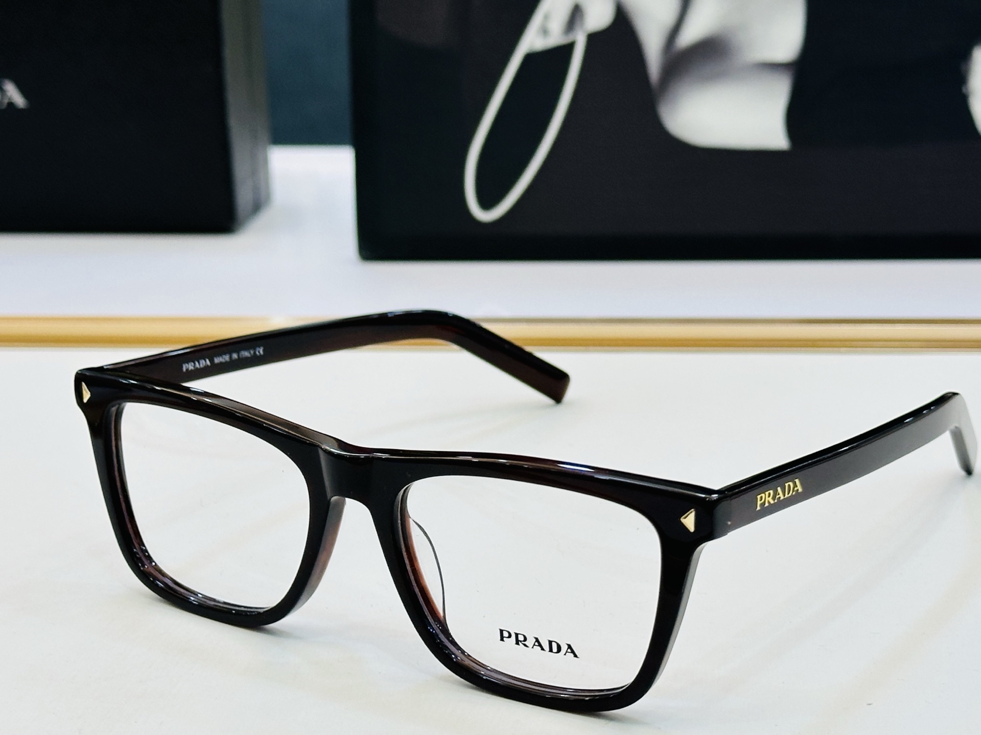 🔺PRAD*🔻普家 PR B18V Size：54口18-145 眼镜系列堪称精湛制作 彰显独特个 L最