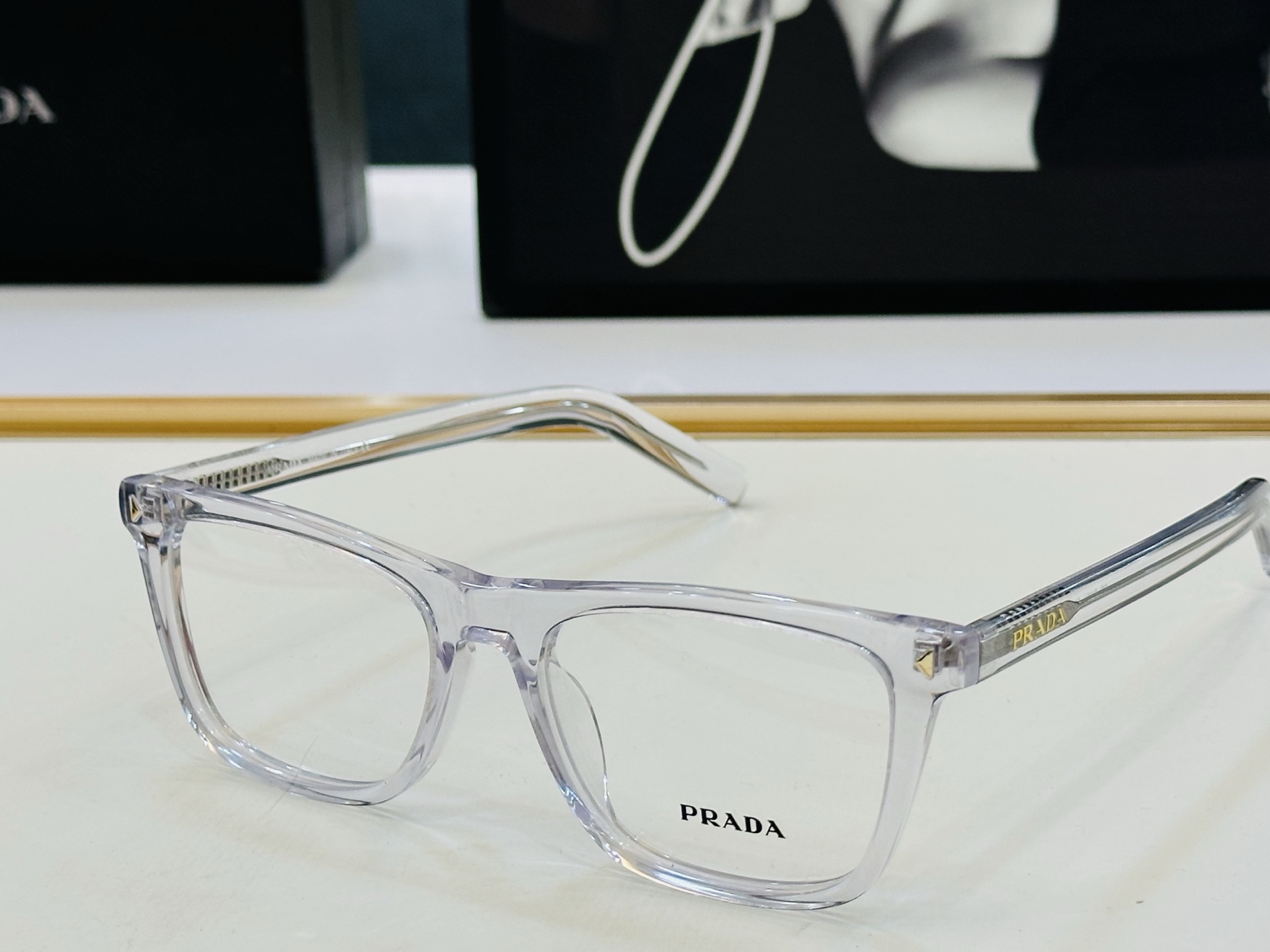 🔺PRAD*🔻普家 PR B18V Size：54口18-145 眼镜系列堪称精湛制作 彰显独特个 L最