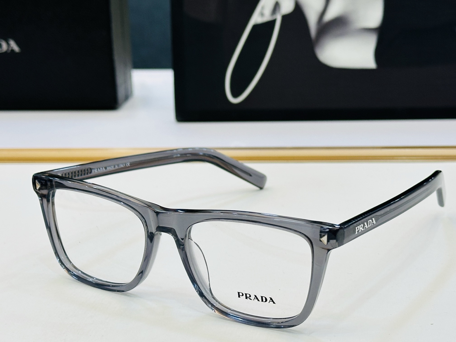 🔺PRAD*🔻普家 PR B18V Size：54口18-145 眼镜系列堪称精湛制作 彰显独特个 L最