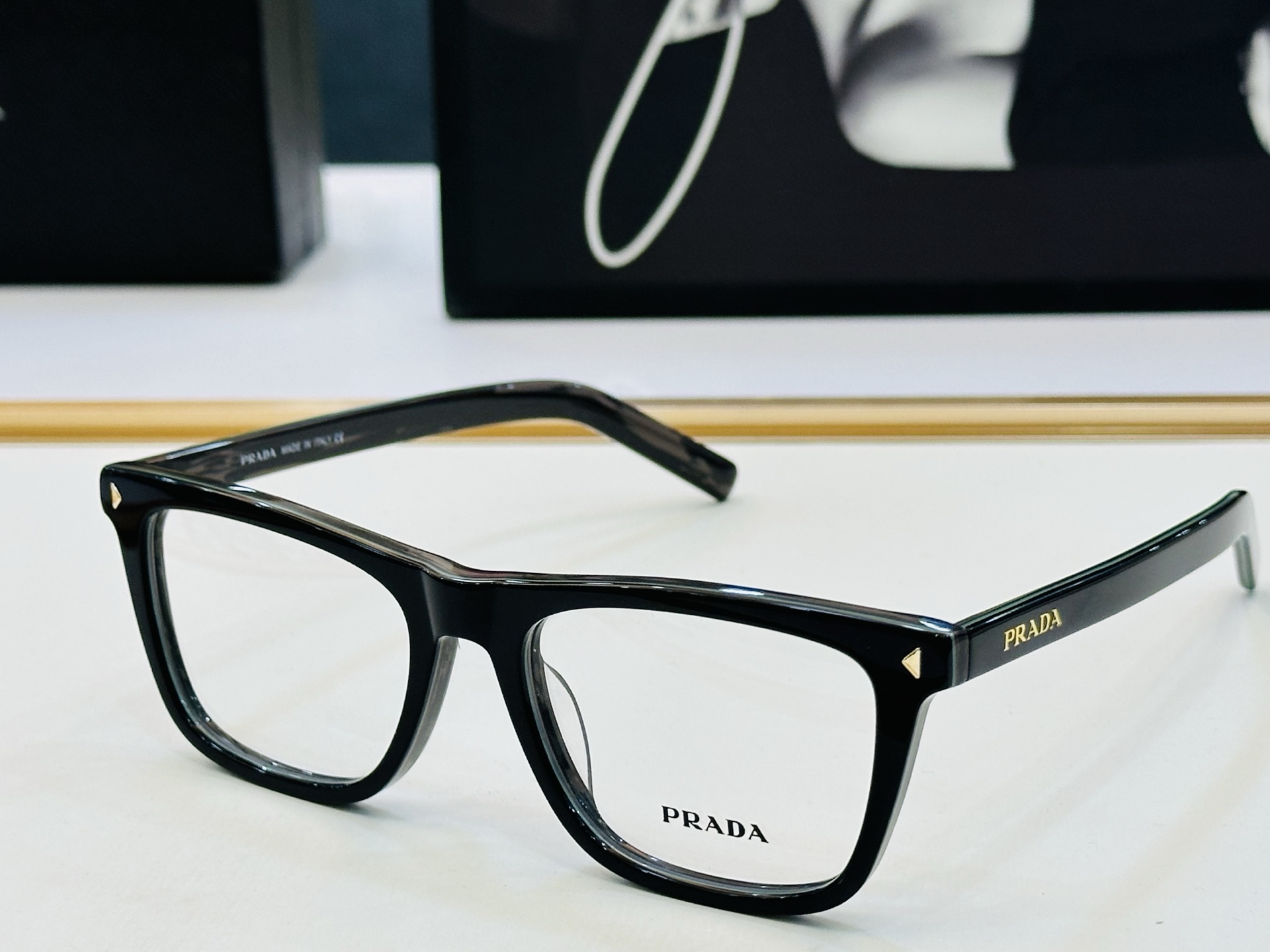 🔺PRAD*🔻普家 PR B18V Size：54口18-145 眼镜系列堪称精湛制作 彰显独特个 L最