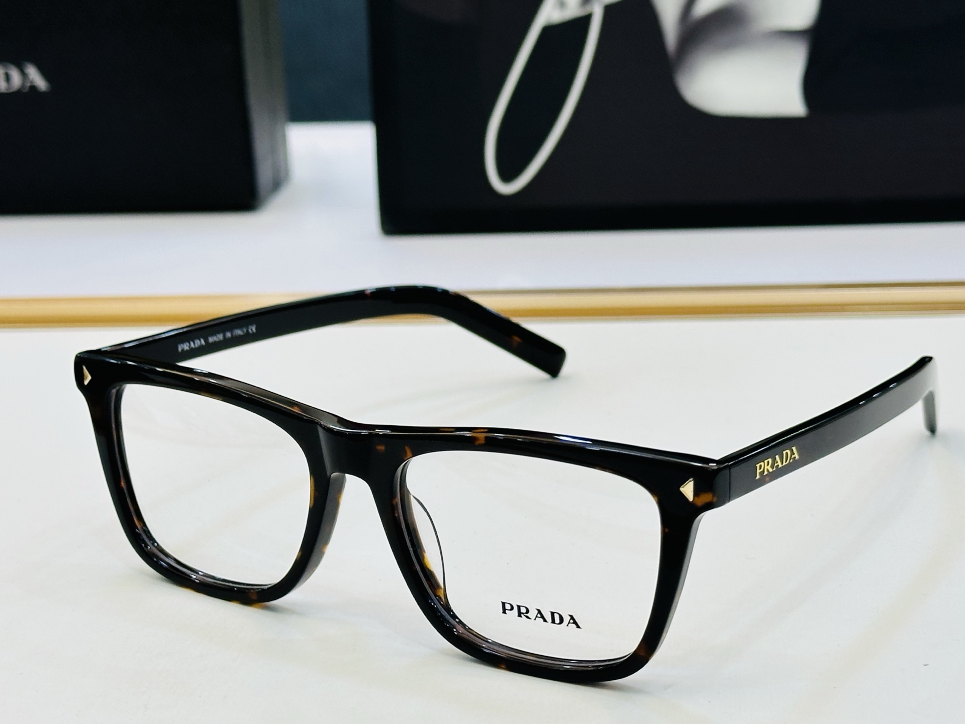 🔺PRAD*🔻普家 PR B18V Size：54口18-145 眼镜系列堪称精湛制作 彰显独特个 L最