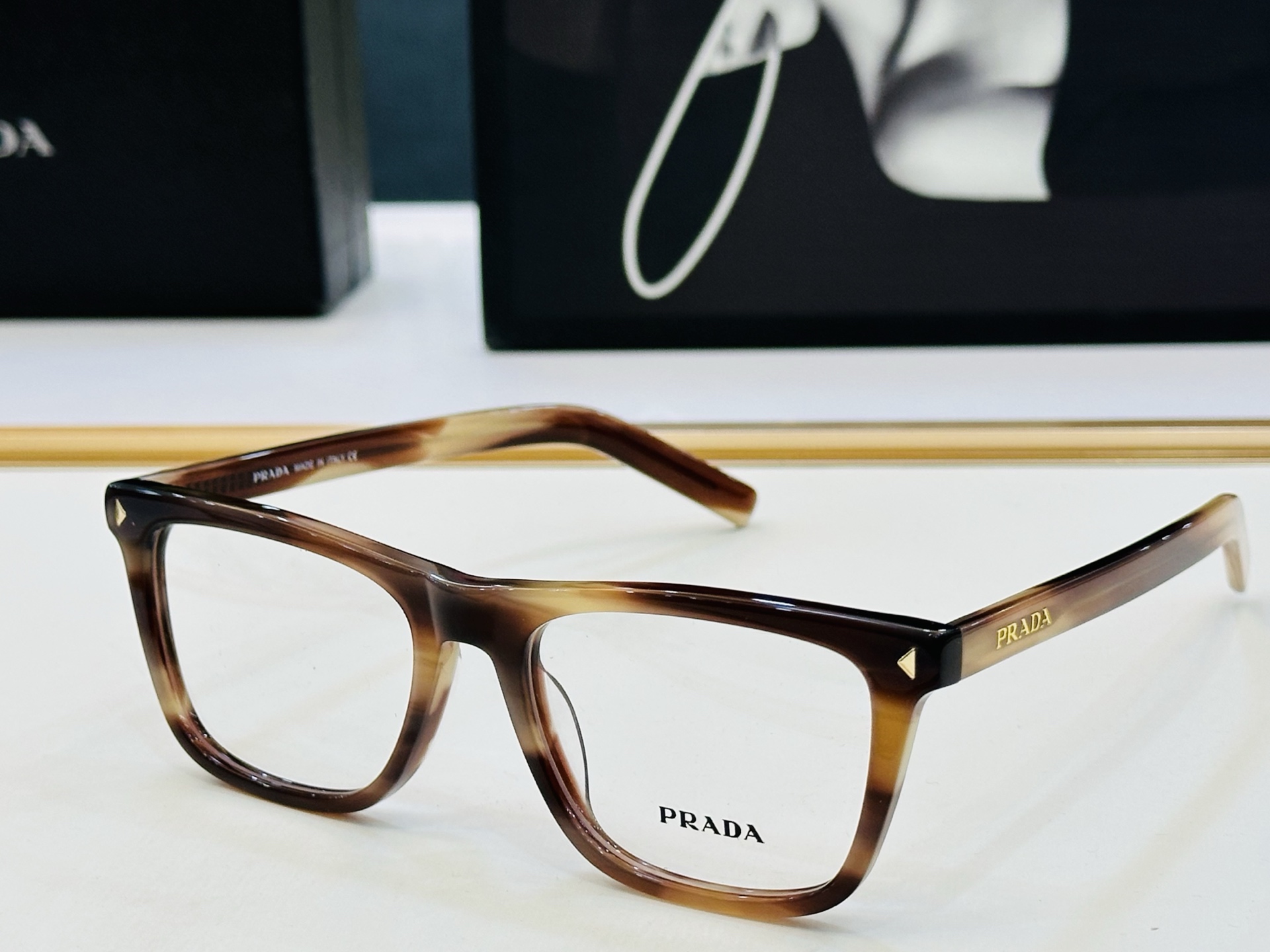 🔺PRAD*🔻普家 PR B18V Size：54口18-145 眼镜系列堪称精湛制作 彰显独特个 L最