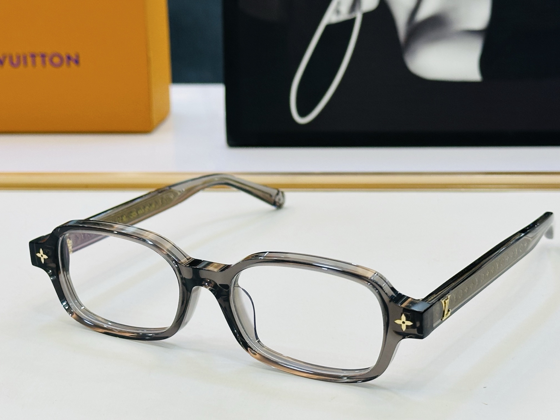 路易家 🎩Z3045W Size：53口18-145 充满活力的 展现独特个性🌟展现大气的你 qj高品质