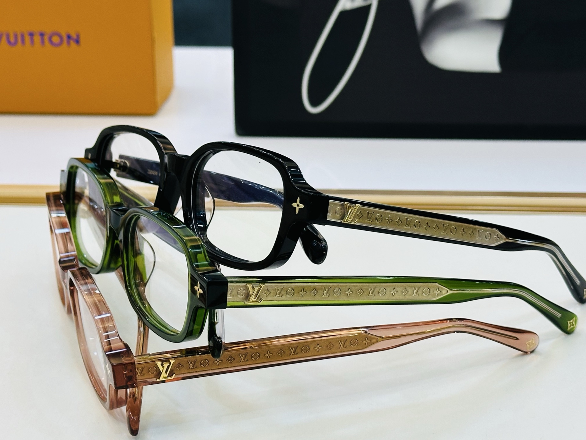 路易家 🎩Z3045W Size：53口18-145 充满活力的 展现独特个性🌟展现大气的你 qj高品质