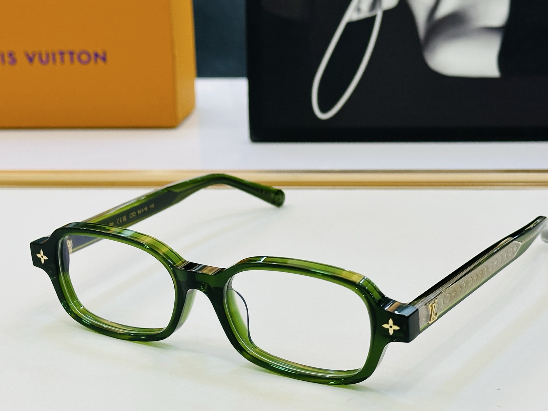 路易家 🎩Z3045W Size：53口18-145 充满活力的 展现独特个性🌟展现大气的你 qj高品质