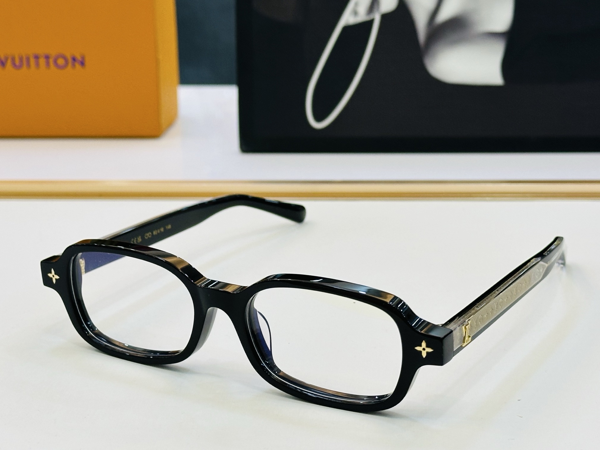 路易家 🎩Z3045W Size：53口18-145 充满活力的 展现独特个性🌟展现大气的你 qj高品质