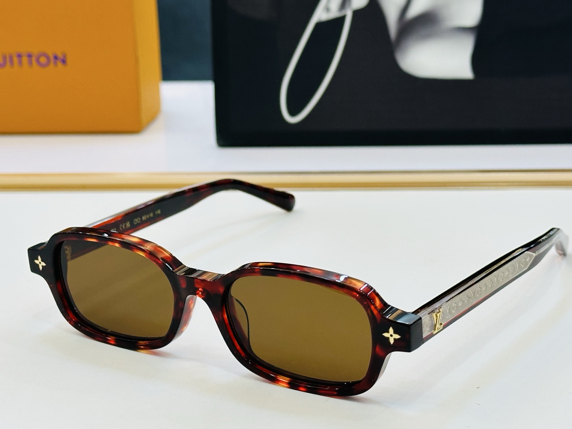 路易家 🎩Z3045W Size：53口18-145 充满活力的 展现独特个性🌟展现大气的你 qj高品质