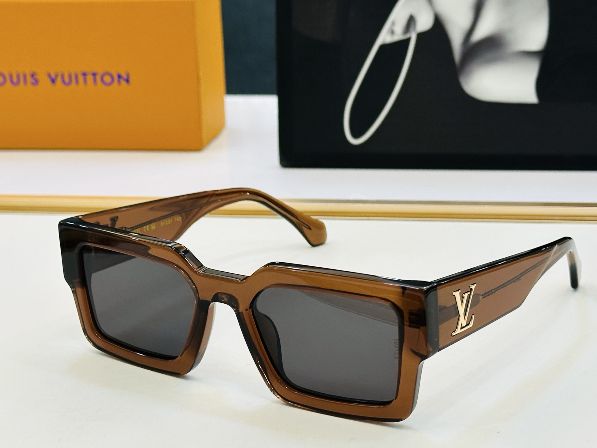 路易家 🎩Z3148W Size：55口19-145 充满活力的 展现独特个性🌟展现大气的你 B高品质 