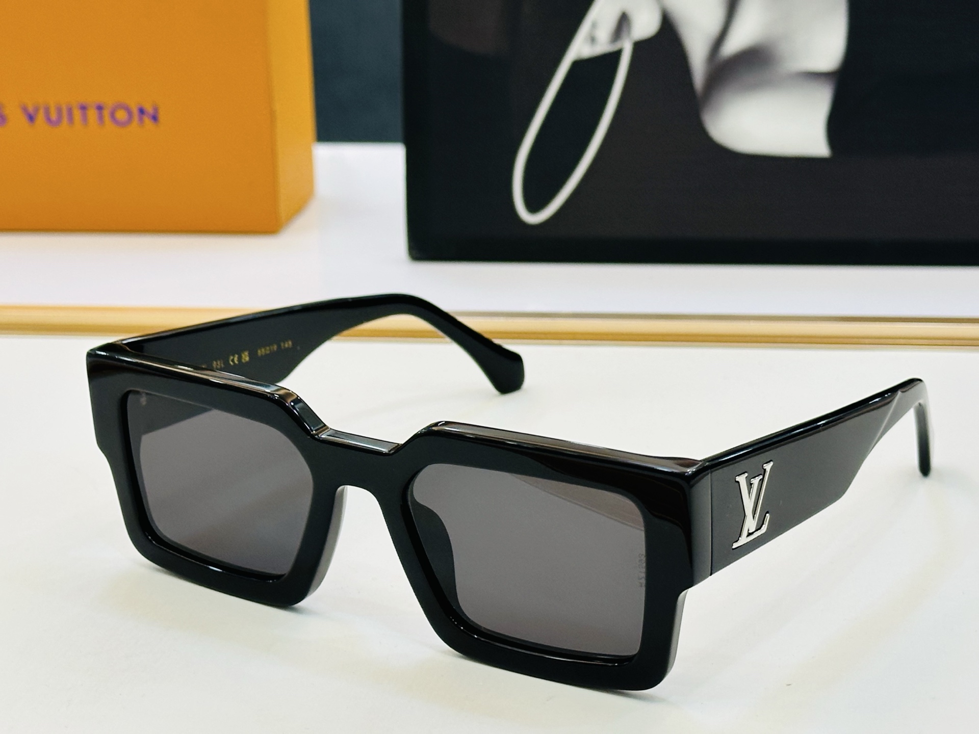 路易家 🎩Z3148W Size：55口19-145 充满活力的 展现独特个性🌟展现大气的你 B高品质 