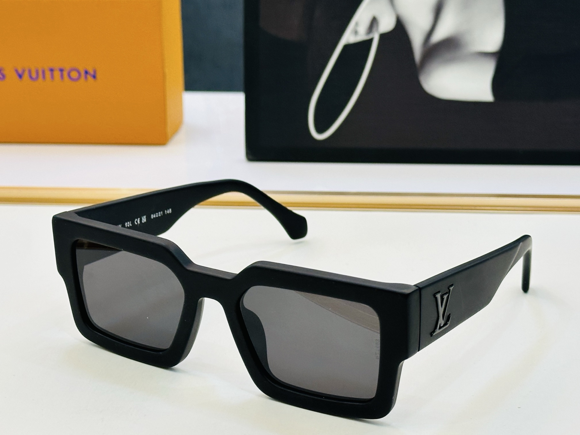 路易家 🎩Z3148W Size：55口19-145 充满活力的 展现独特个性🌟展现大气的你 B高品质 