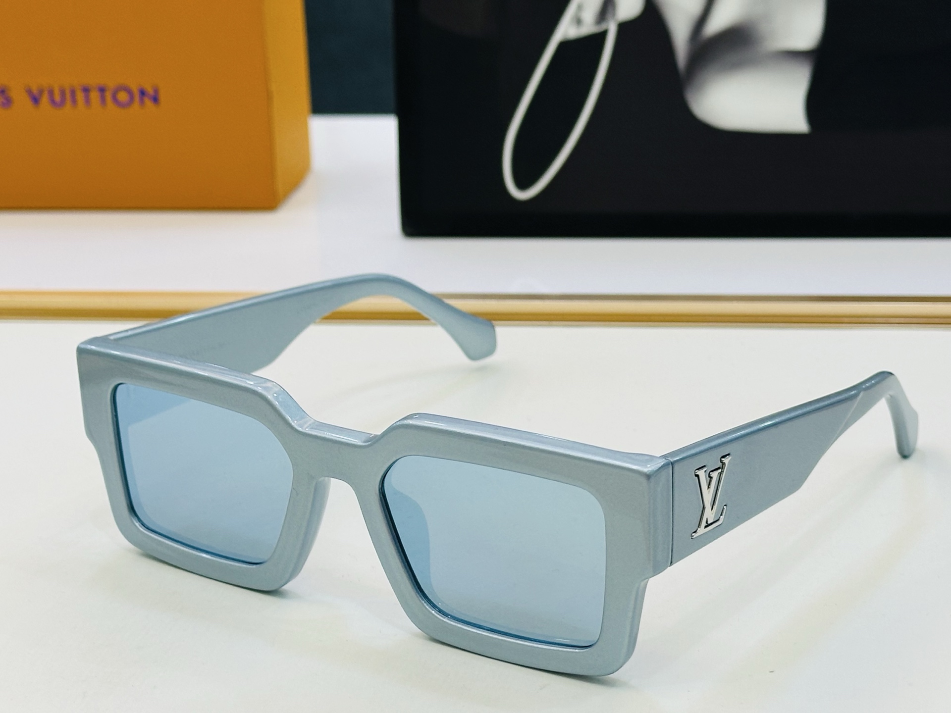 路易家 🎩Z3148W Size：55口19-145 充满活力的 展现独特个性🌟展现大气的你 B高品质 