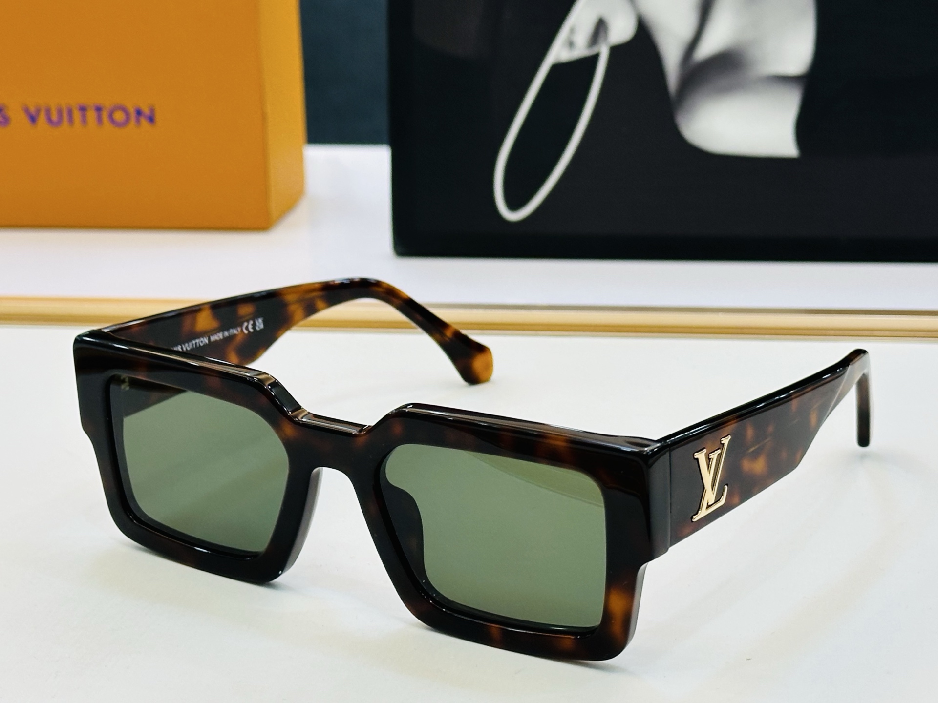 路易家 🎩Z3148W Size：55口19-145 充满活力的 展现独特个性🌟展现大气的你 B高品质 