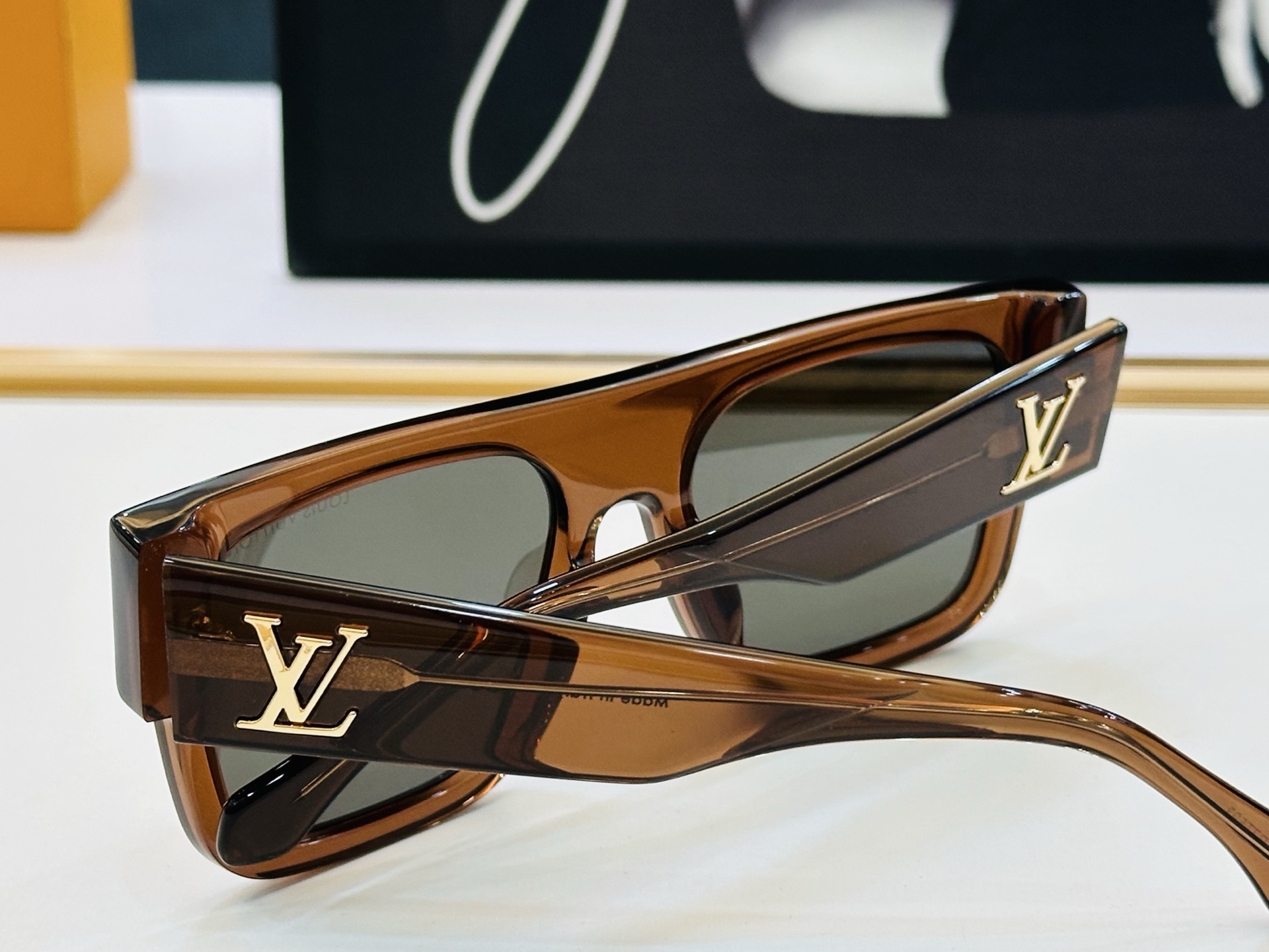 路易家 🎩Z2945W Size：55口19-145 充满活力的 展现独特个性🌟展现大气的你 B高品质 