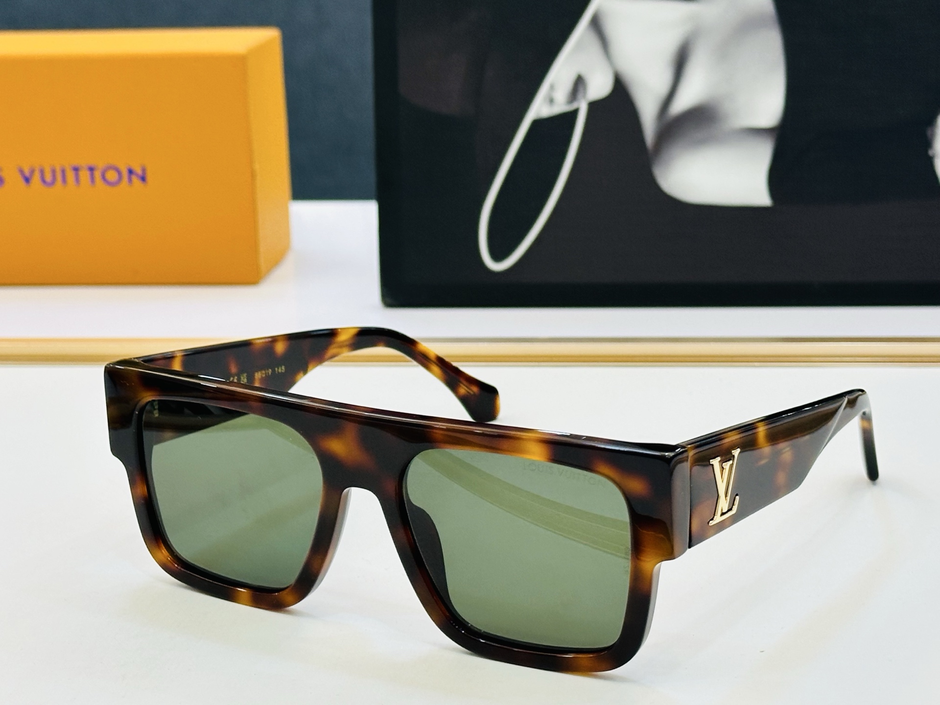 路易家 🎩Z2945W Size：55口19-145 充满活力的 展现独特个性🌟展现大气的你 B高品质 